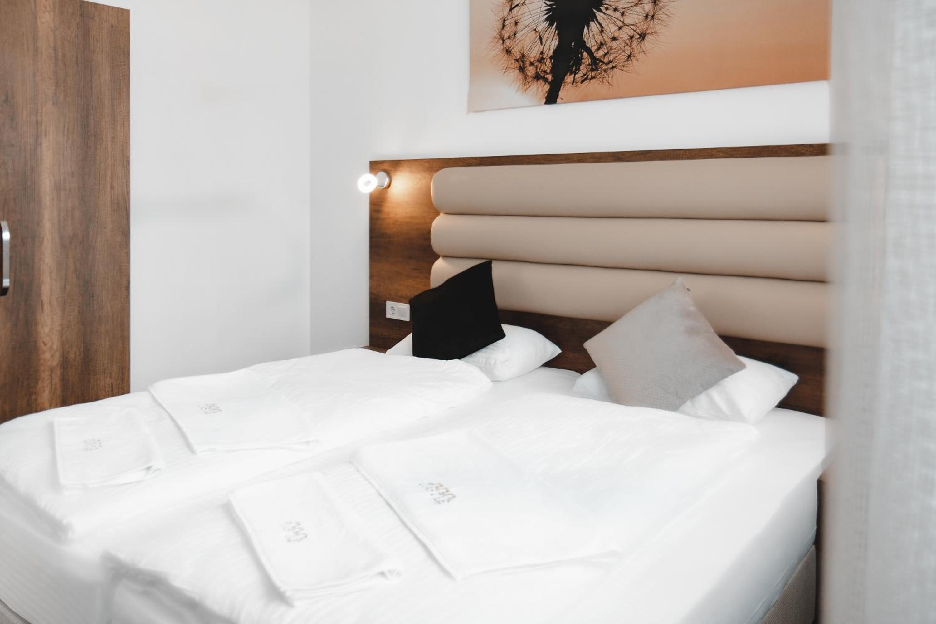 Deluxe Double Room - Photo 6