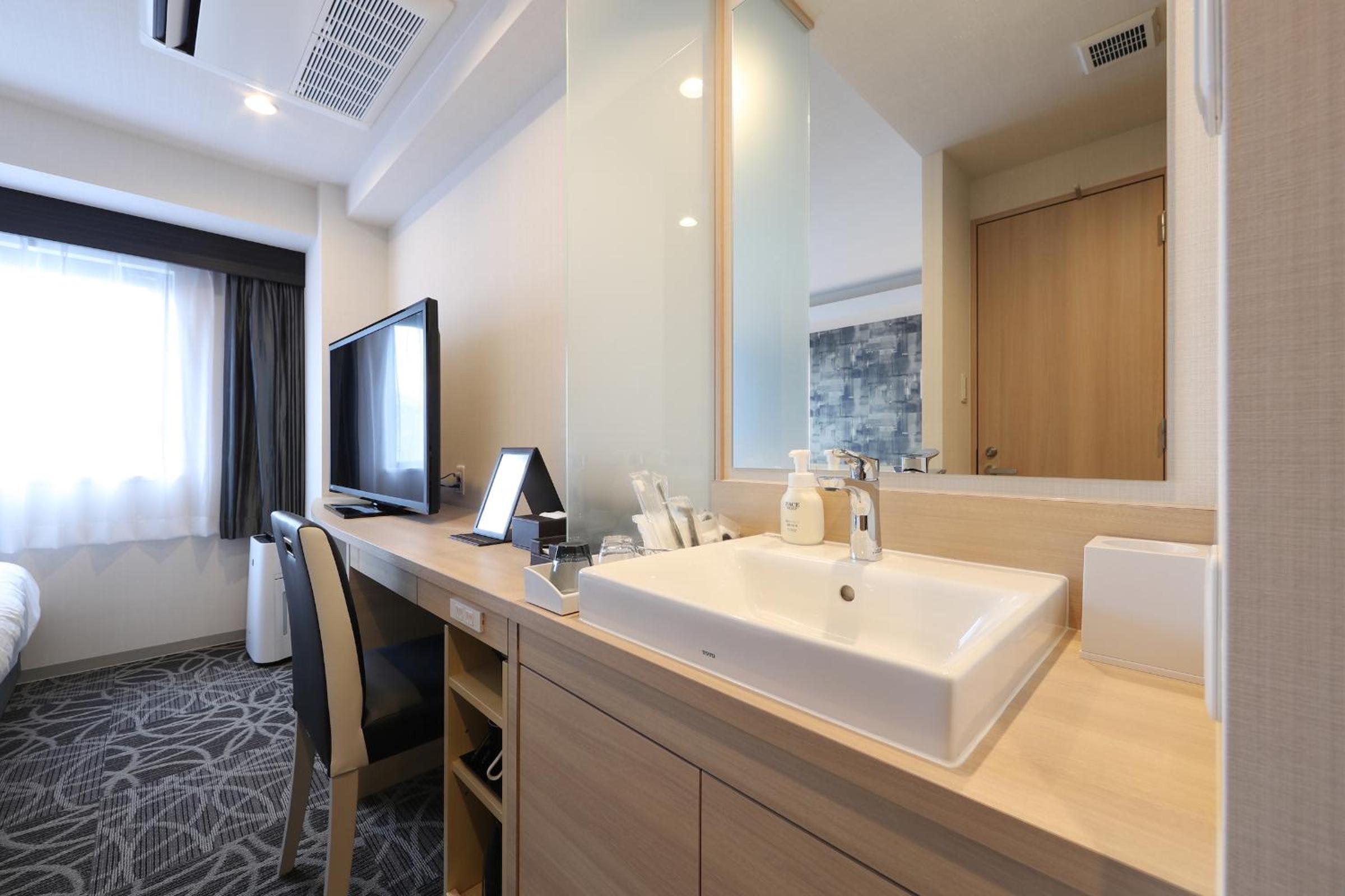 Twin Room - Photo 14
