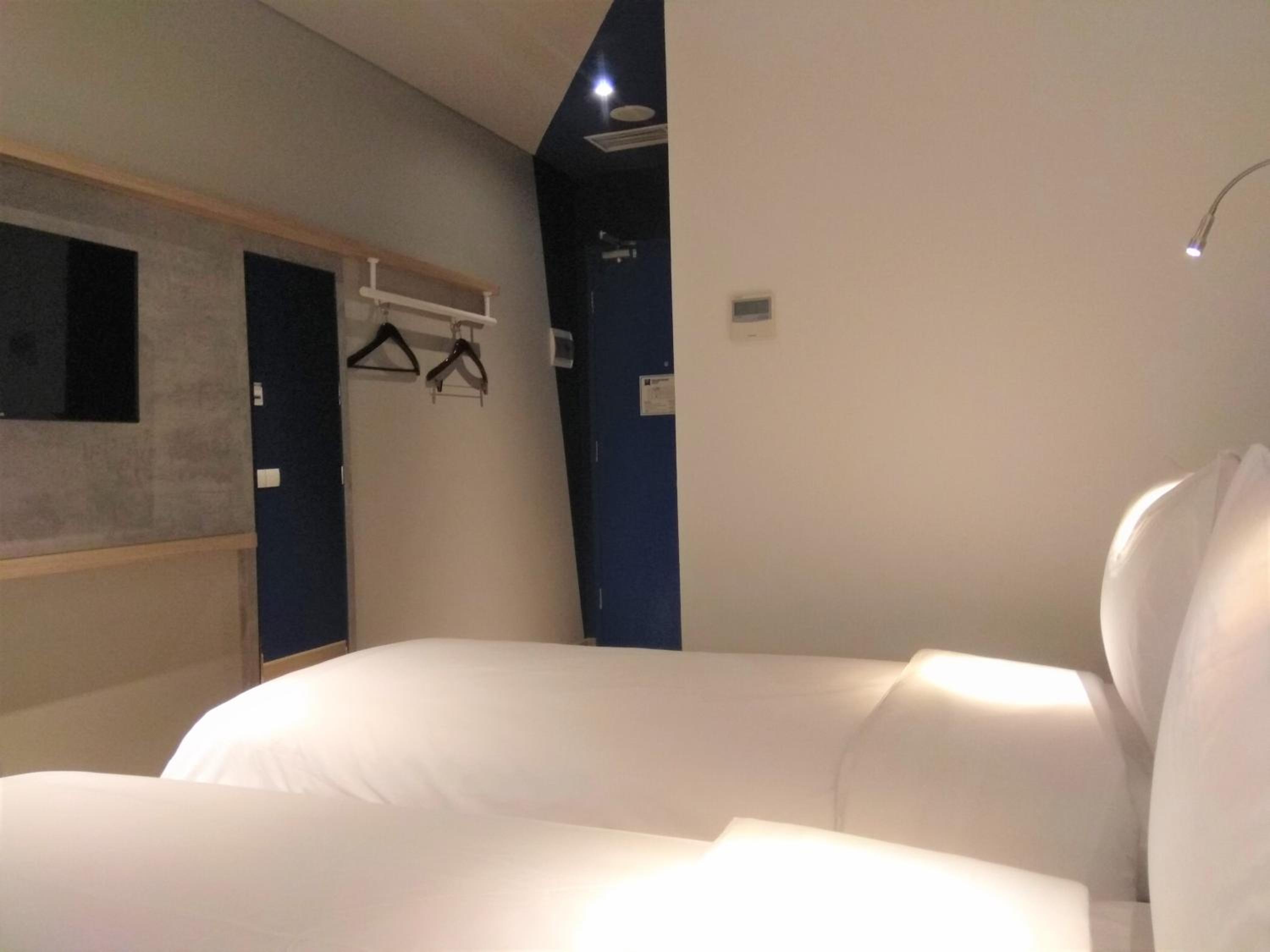 Standard Twin Room photo 2