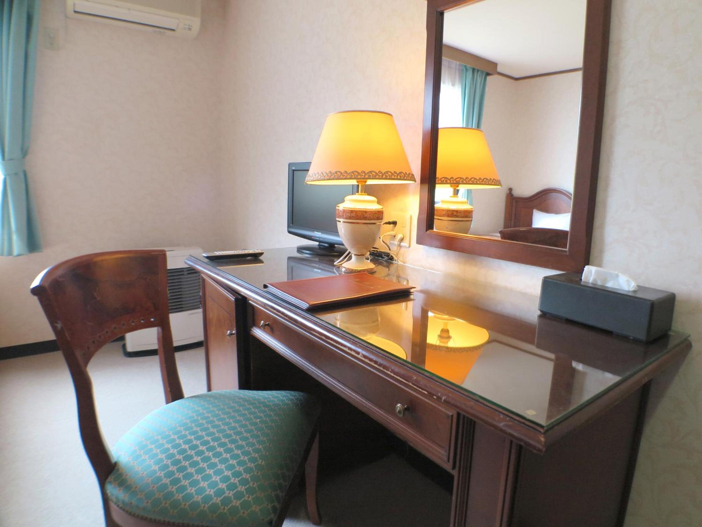 Twin Room - Photo 3