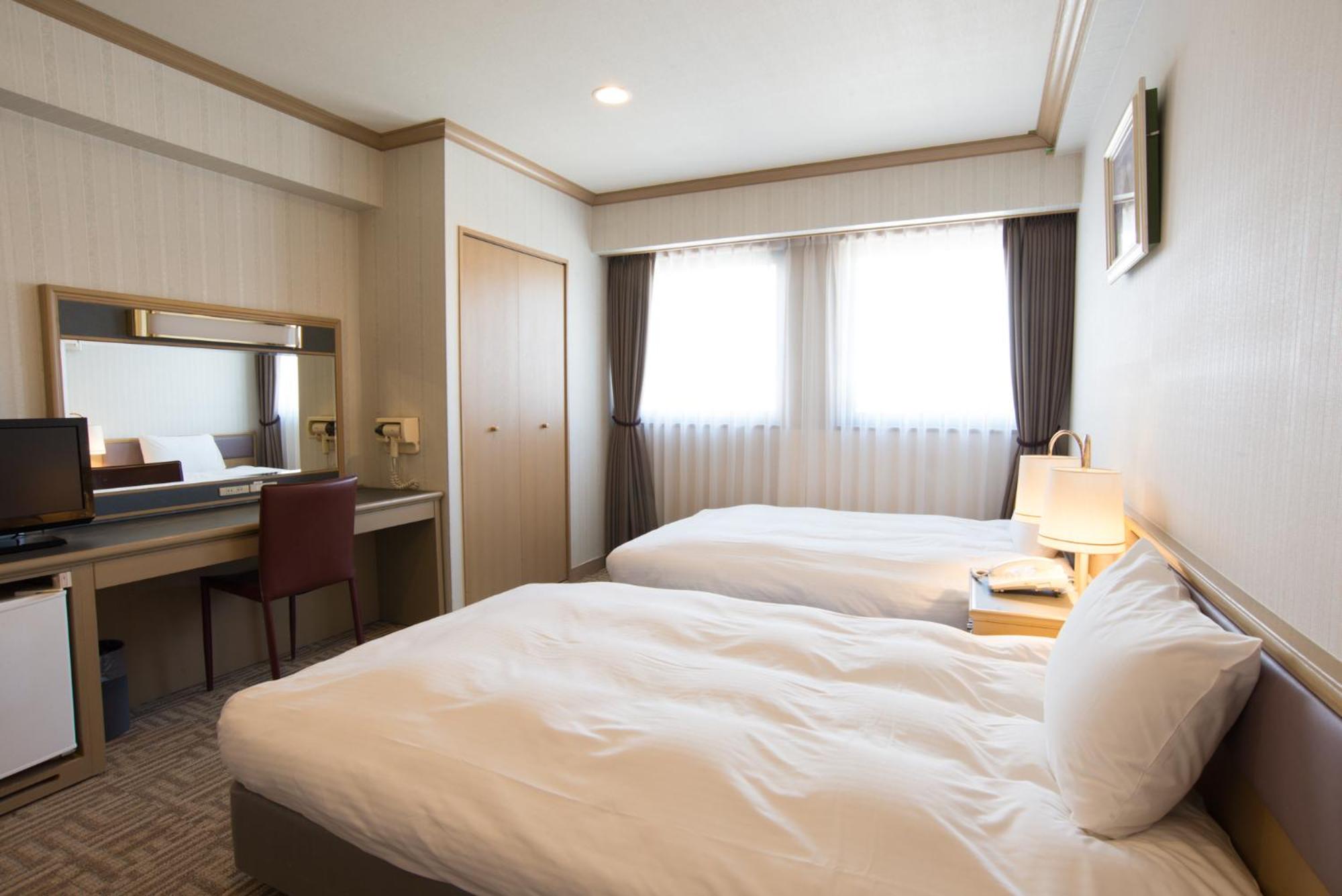 Deluxe Double or Twin Room - Photo 2