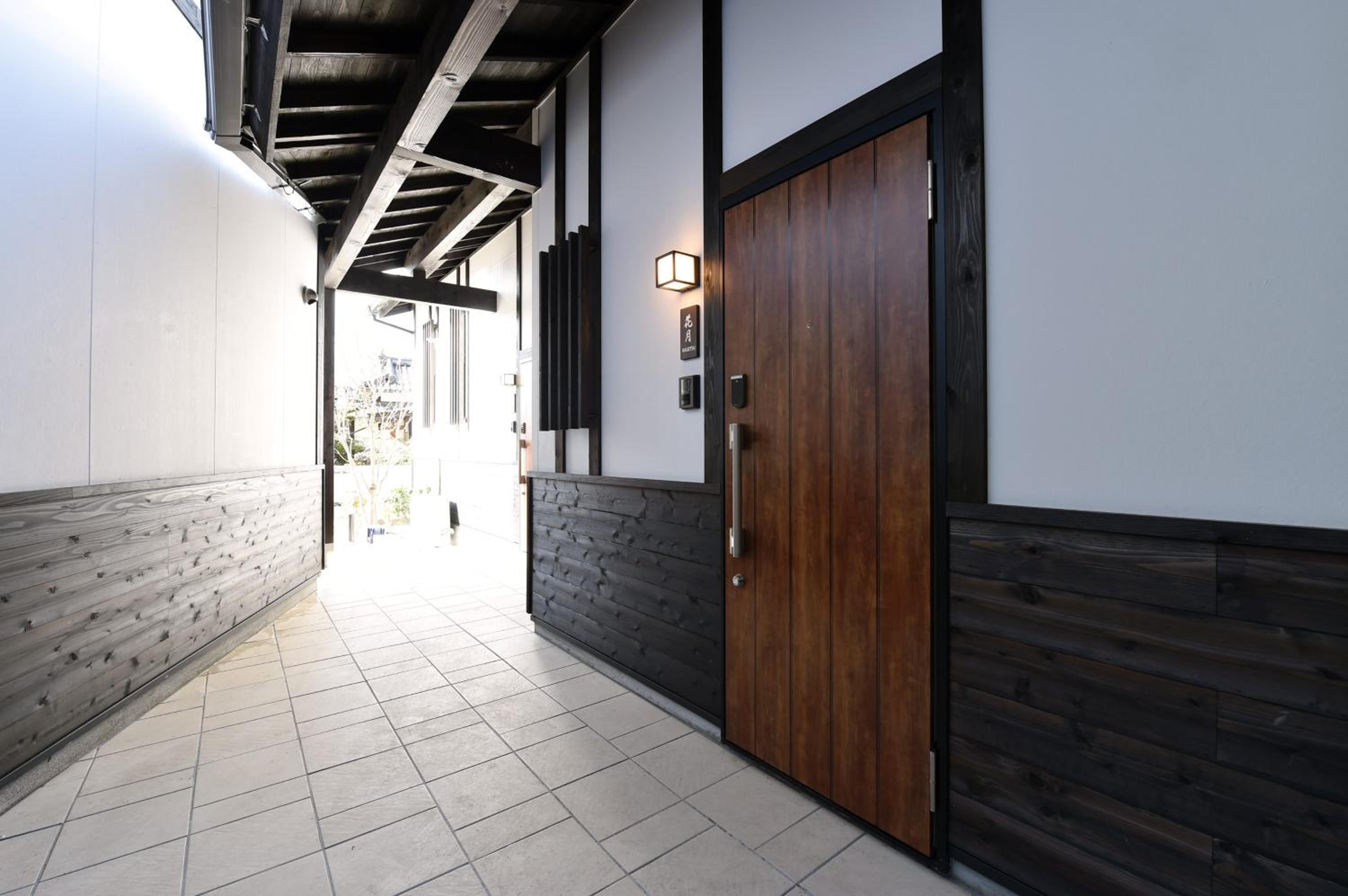Apartment with Terrace - Photo 8
