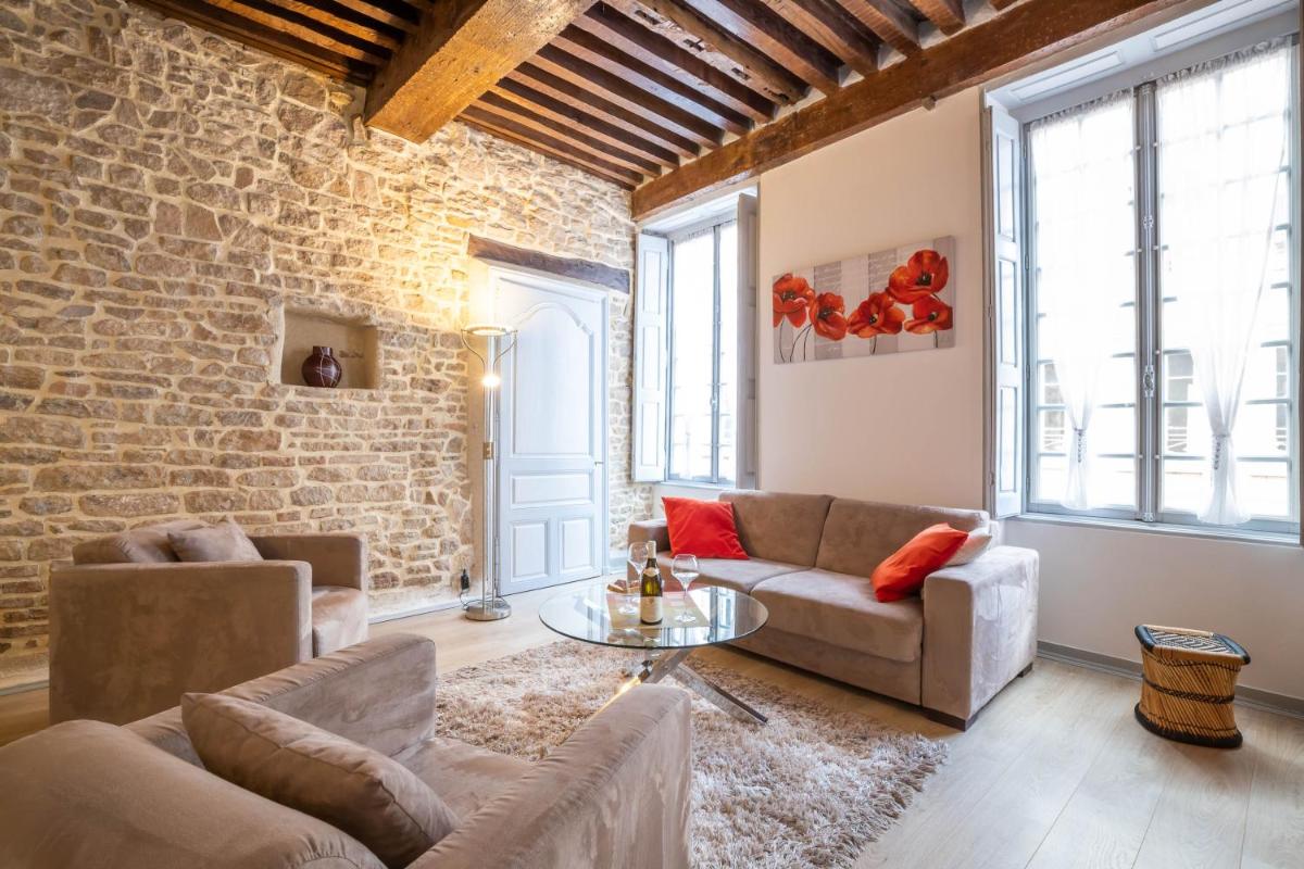 Apartment with Terrace photo 2