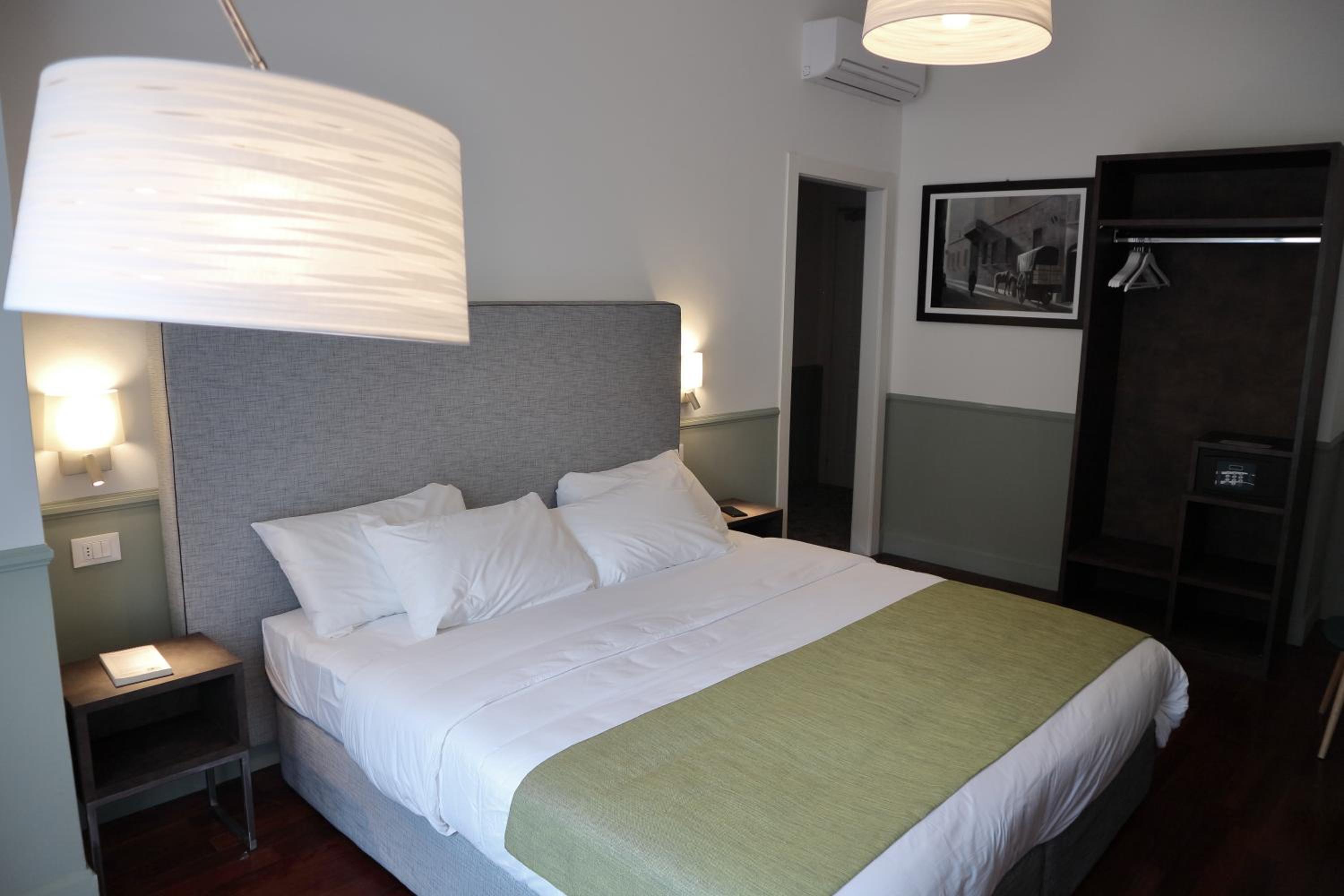 Double or Twin Room with Terrace