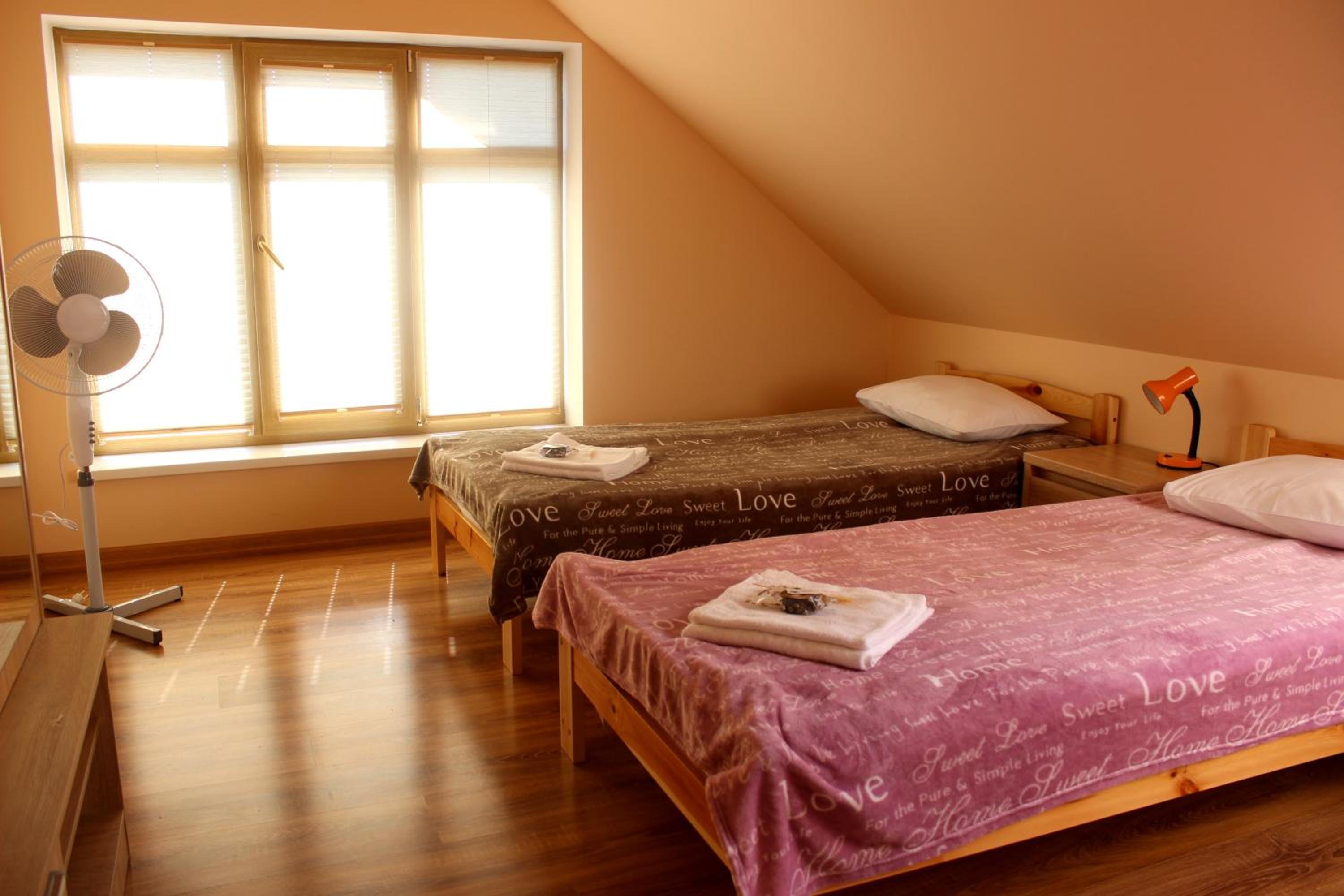 Double Room with Private Bathroom - Photo 5