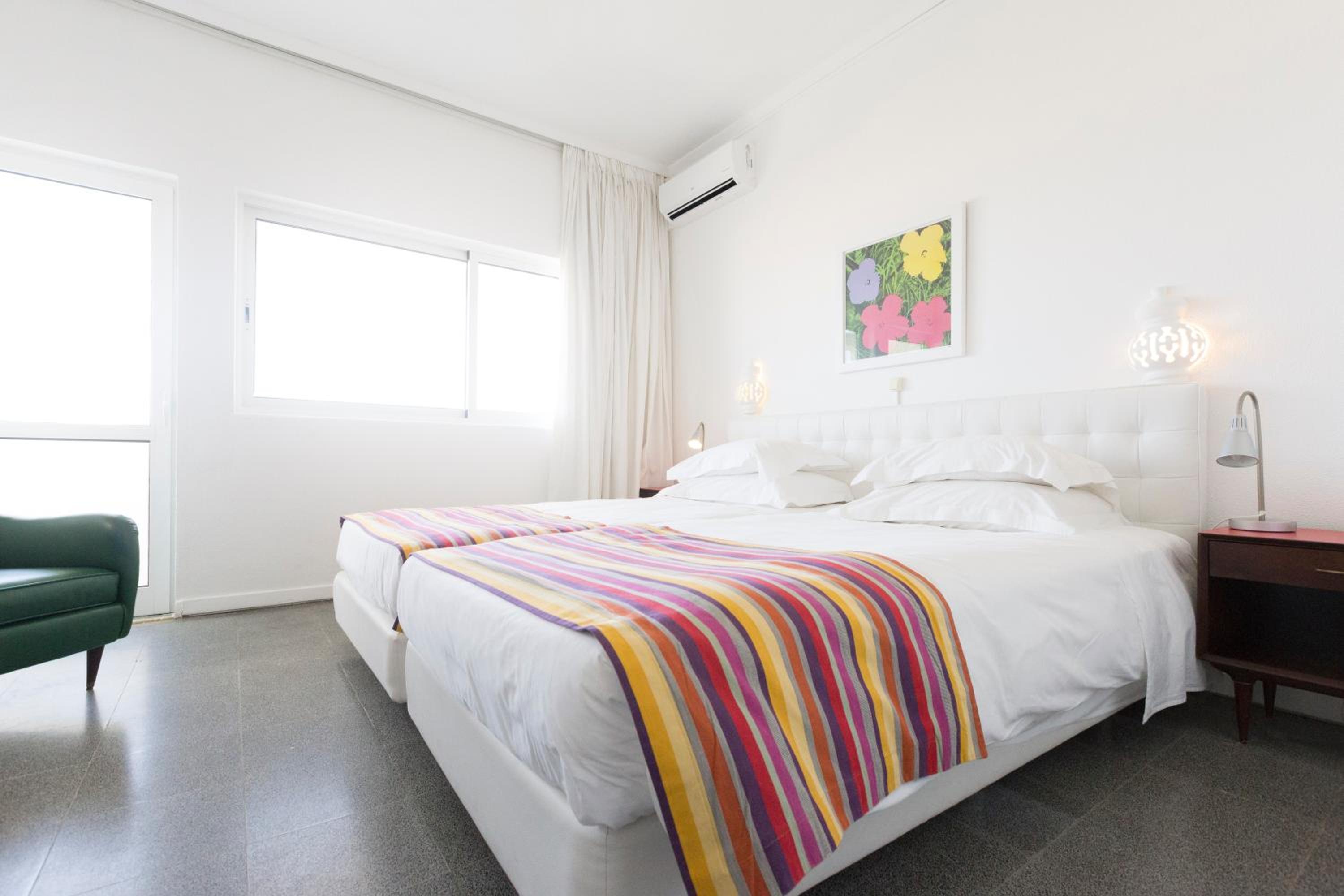 Double Room with Land View and Balcony - Photo 11