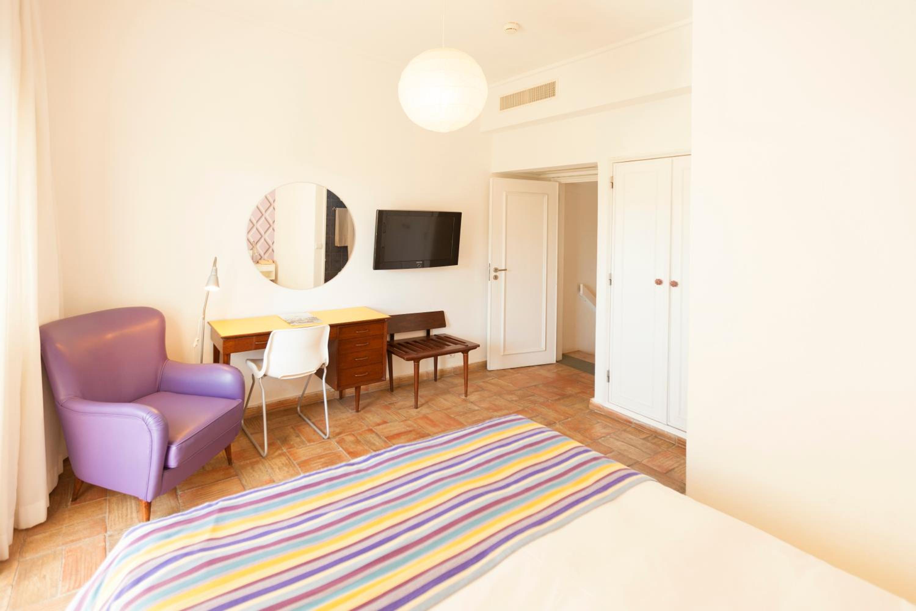Two-Bedroom Apartment - Photo 3