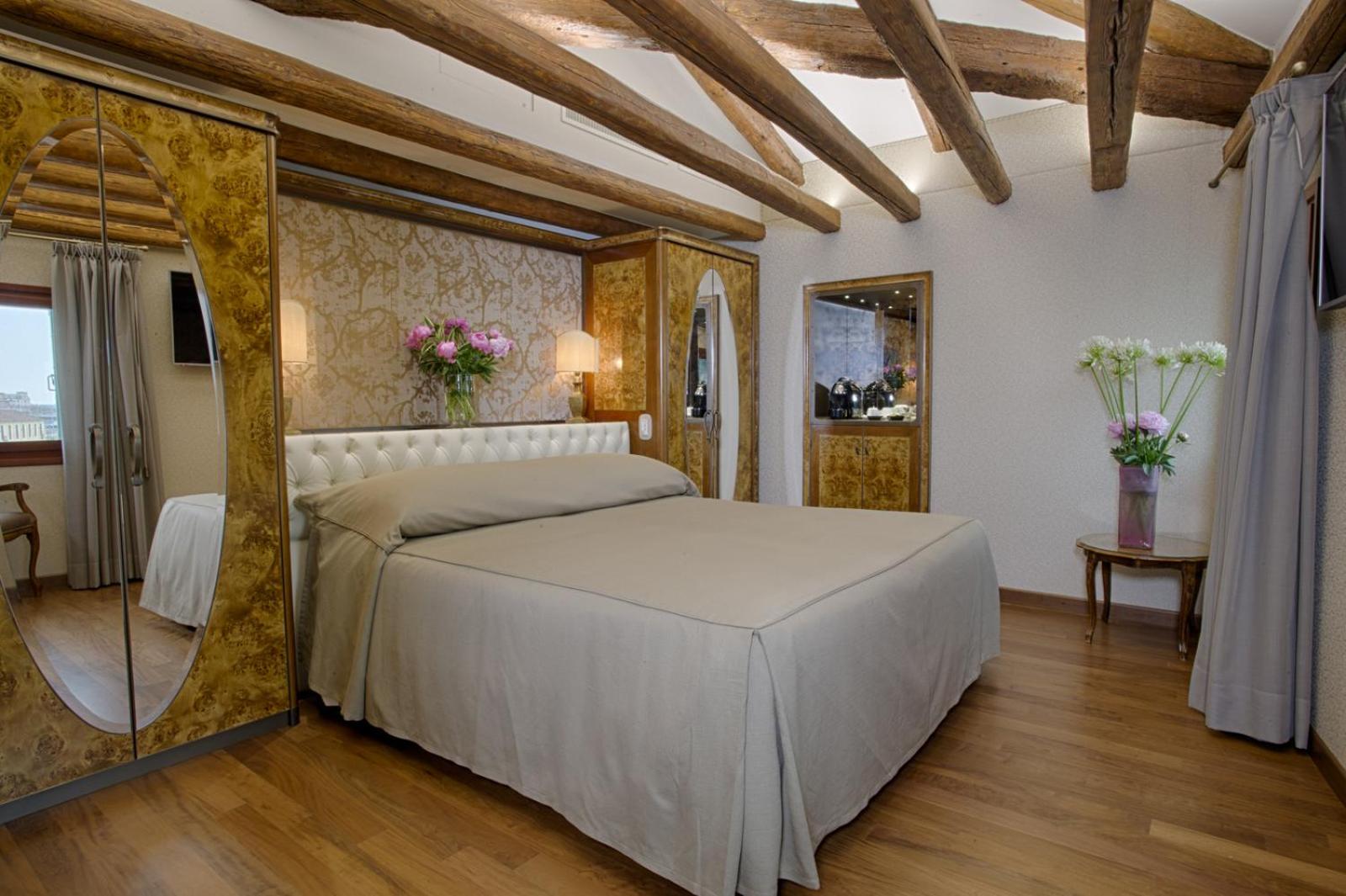 Suite with Grand Canal View