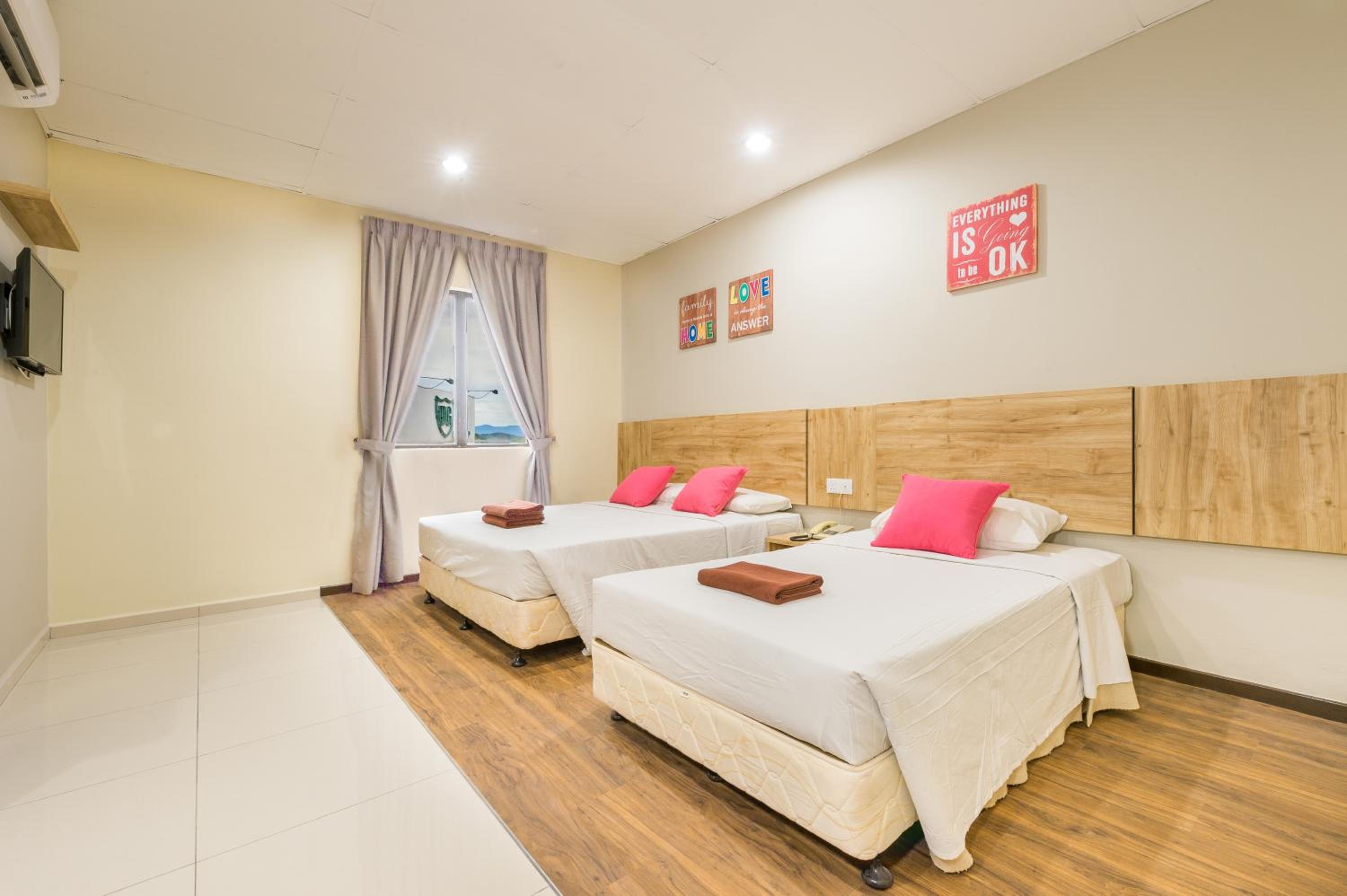 Deluxe Family Room