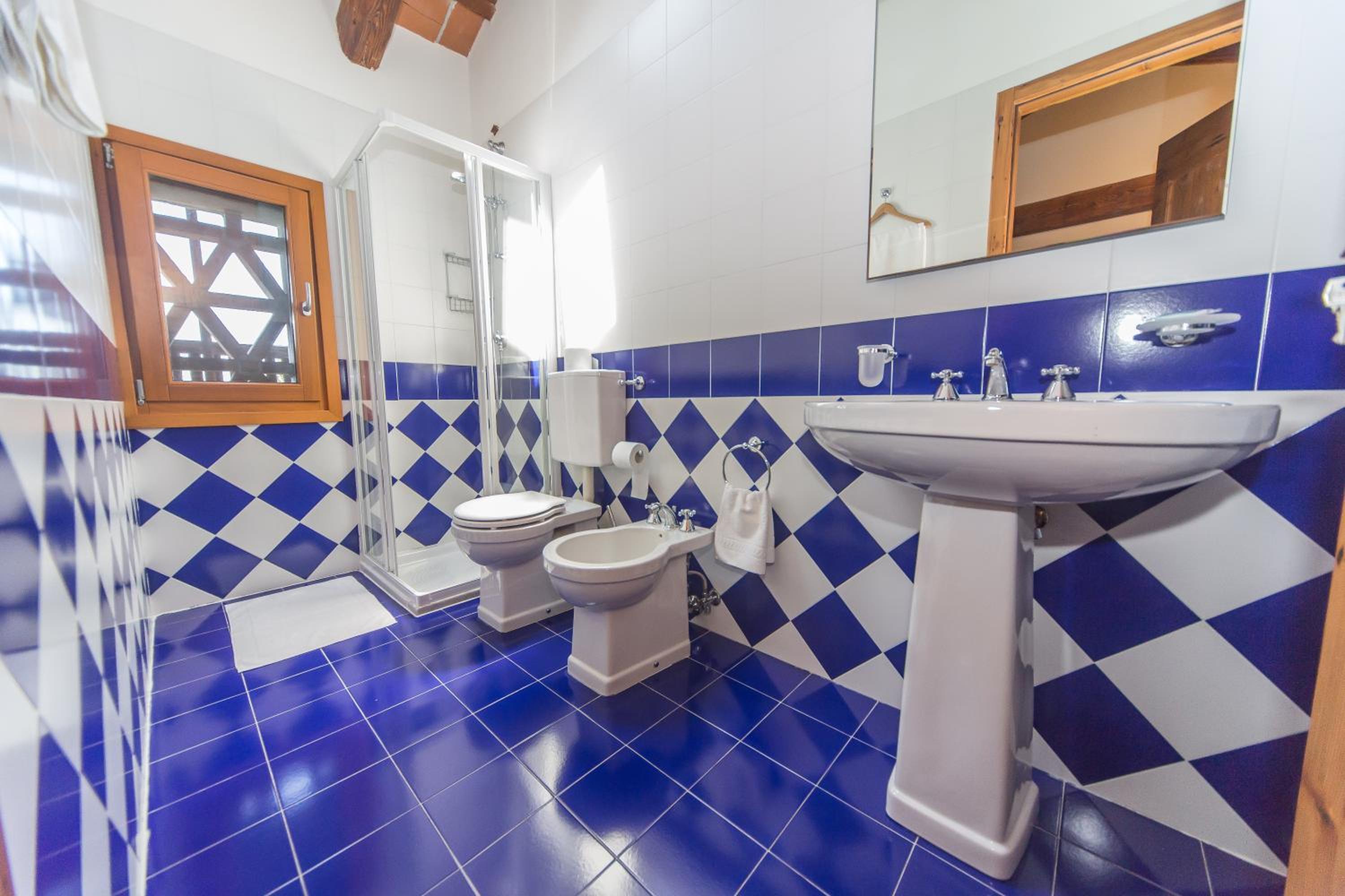 Single Room with Bathroom photo 2