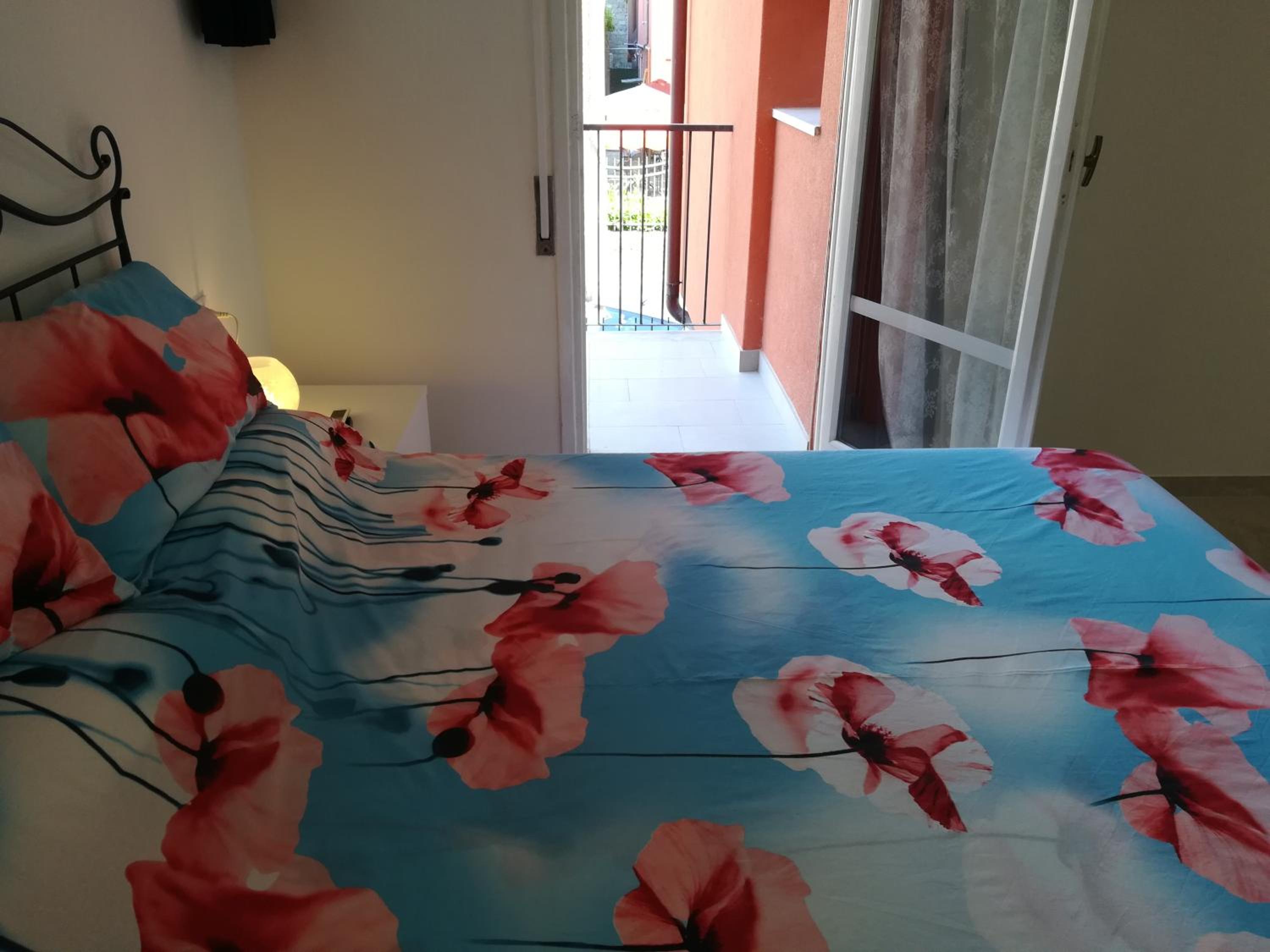 Apartment photo 2