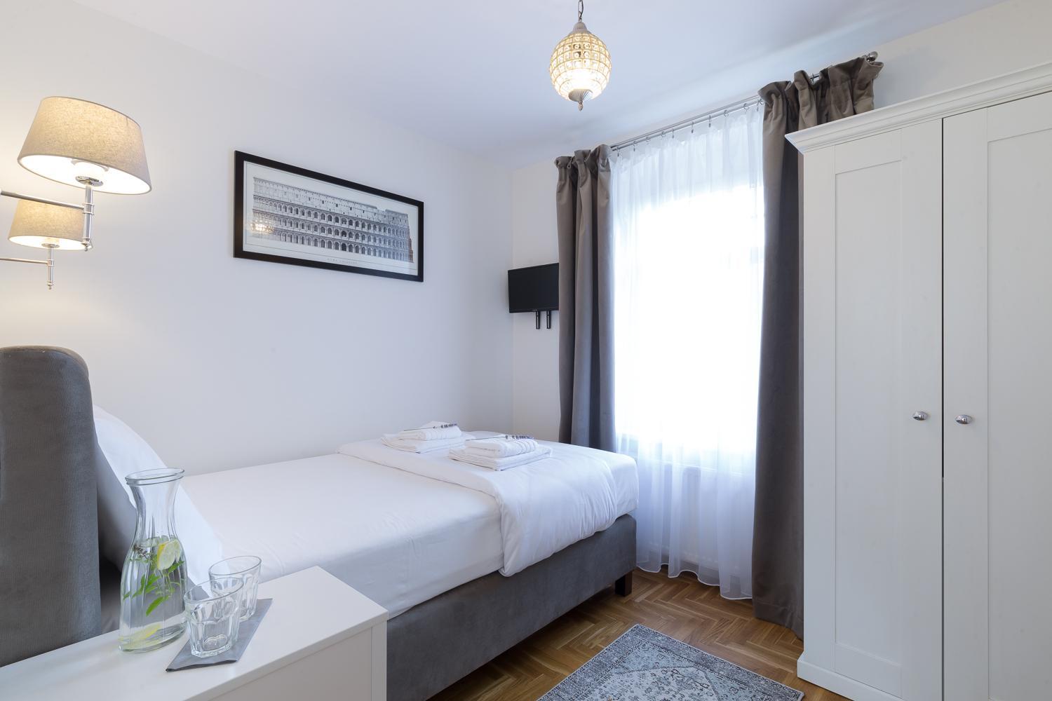 Small Double Room photo 1