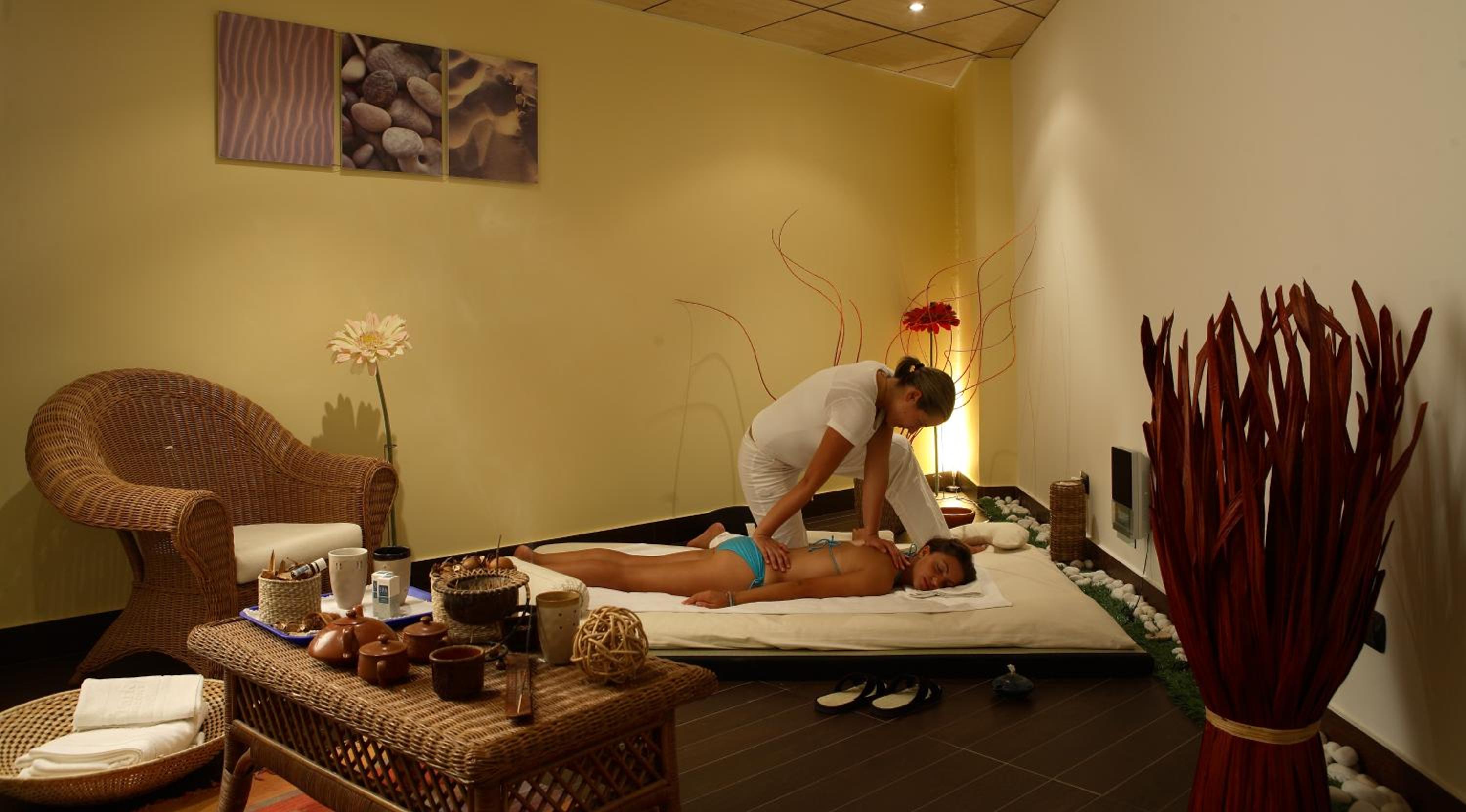 Single Room with Spa Access