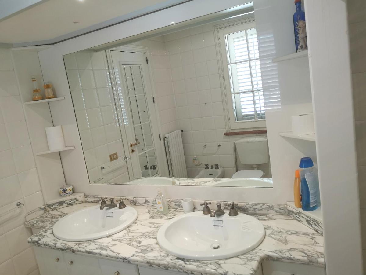 Deluxe Double Room with Balcony photo 2
