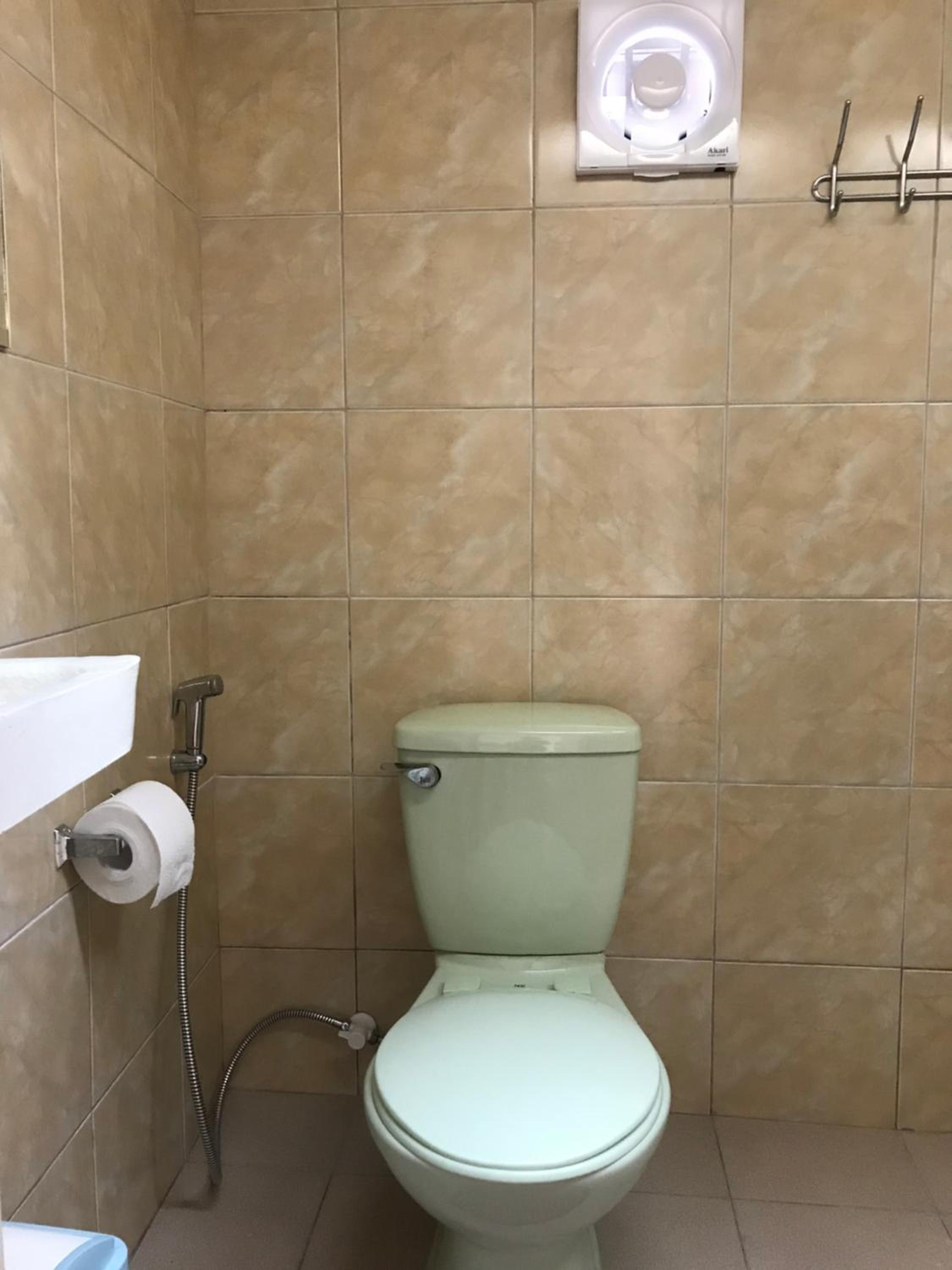 Budget Double Room - Photo 9