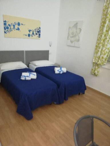 Double Room - Photo 5