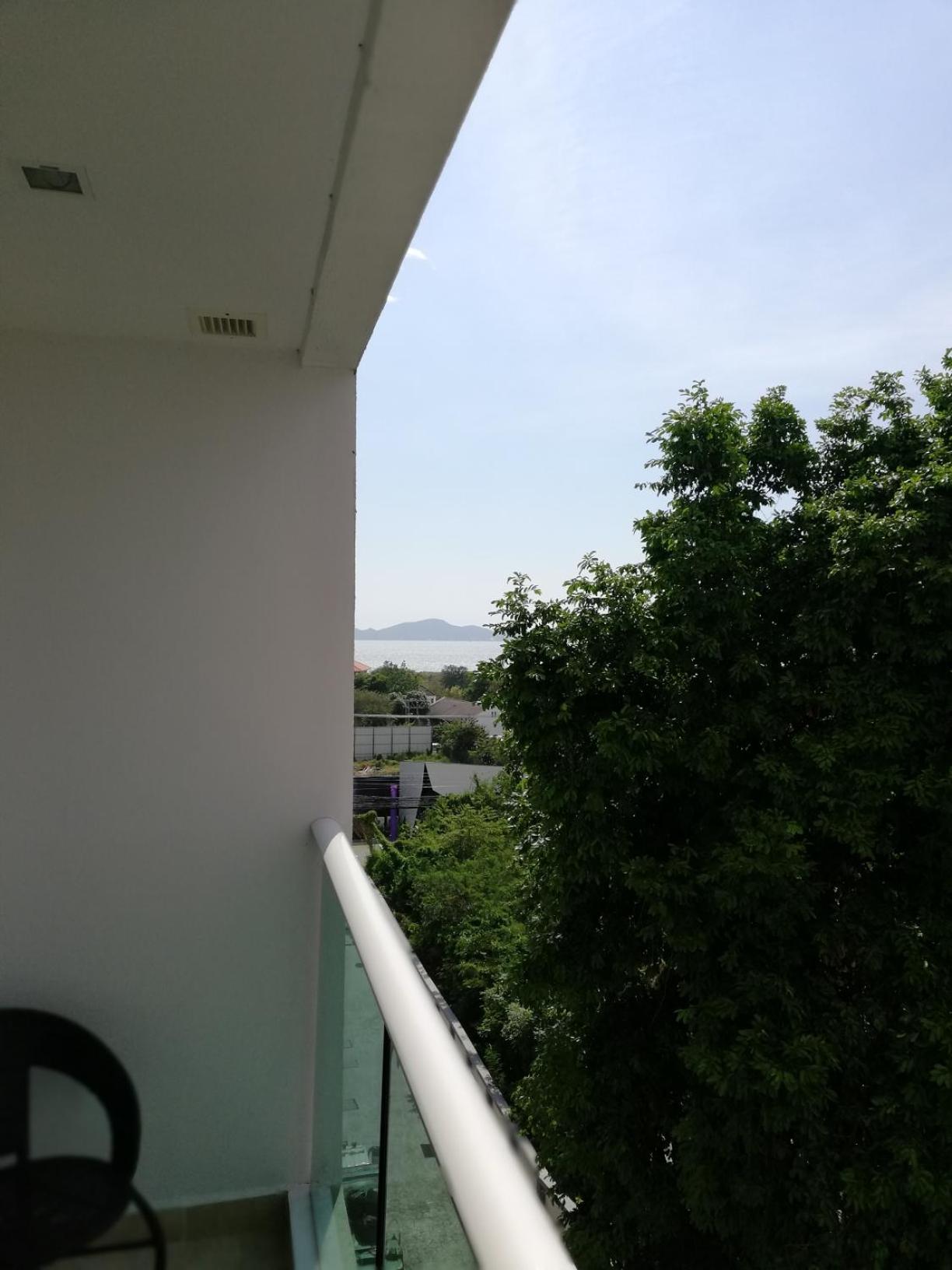 Apartment with Balcony photo 2