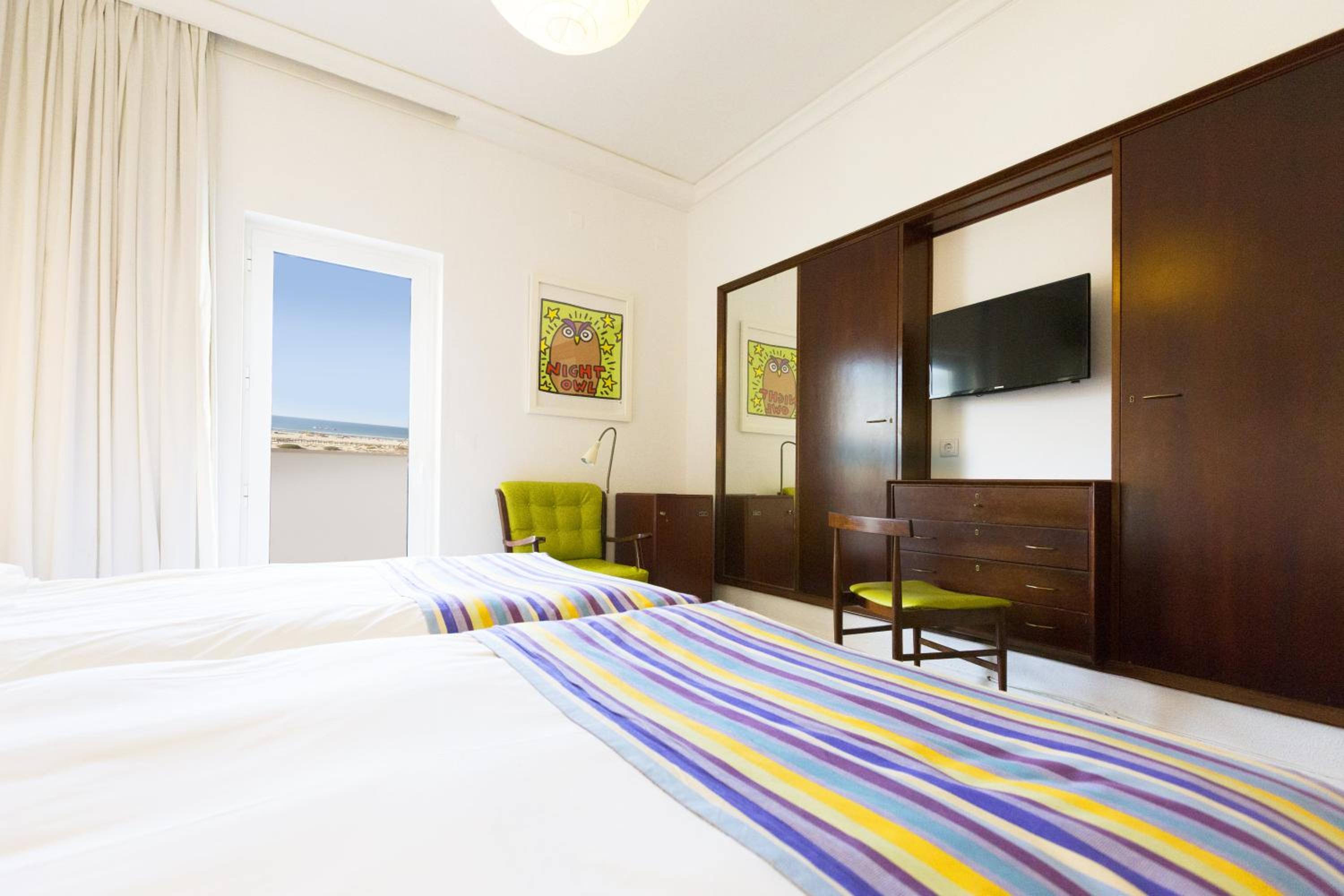 Double Room with Sea View and Balcony - Photo 2