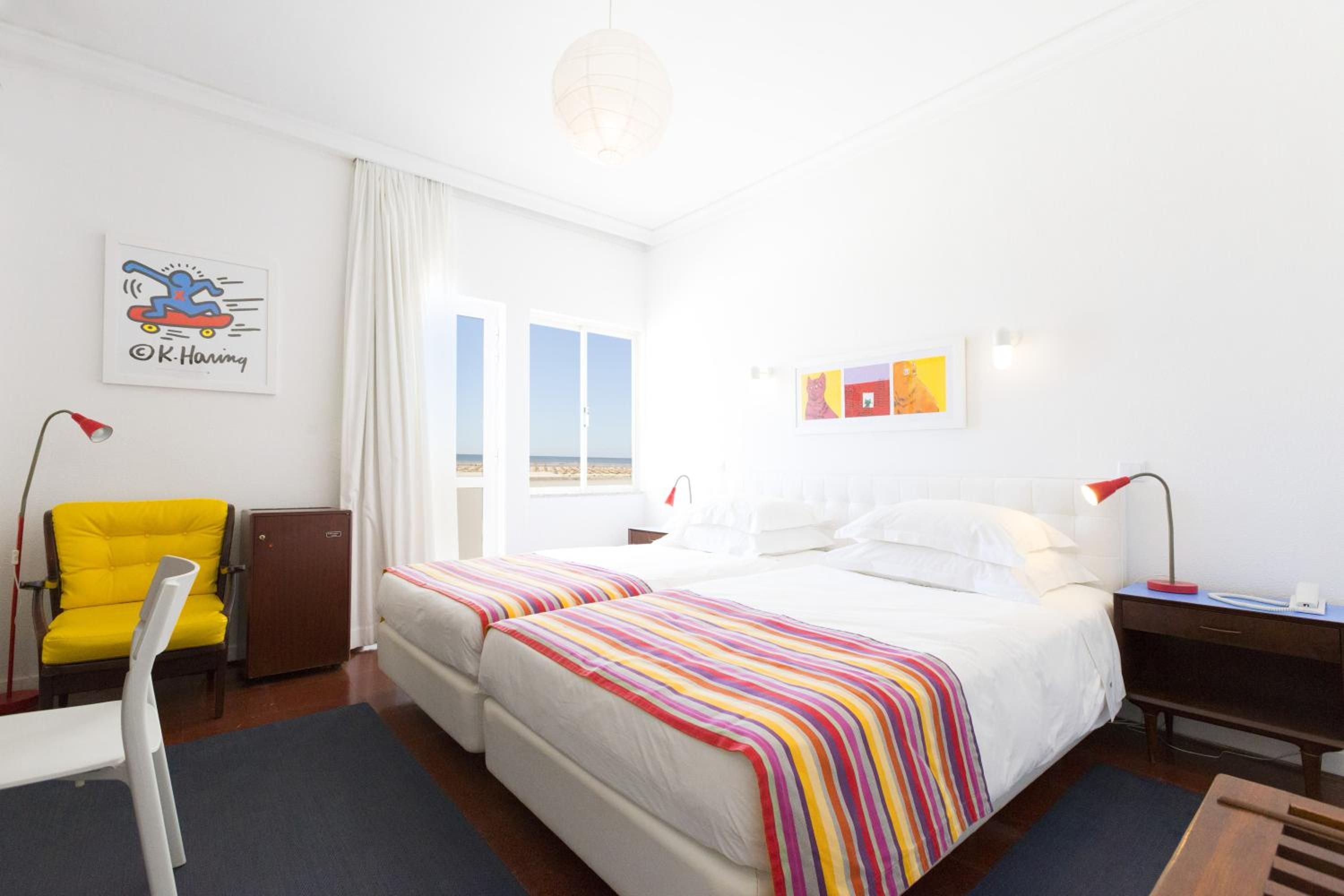 Double Room with Sea View and Balcony - Photo 3