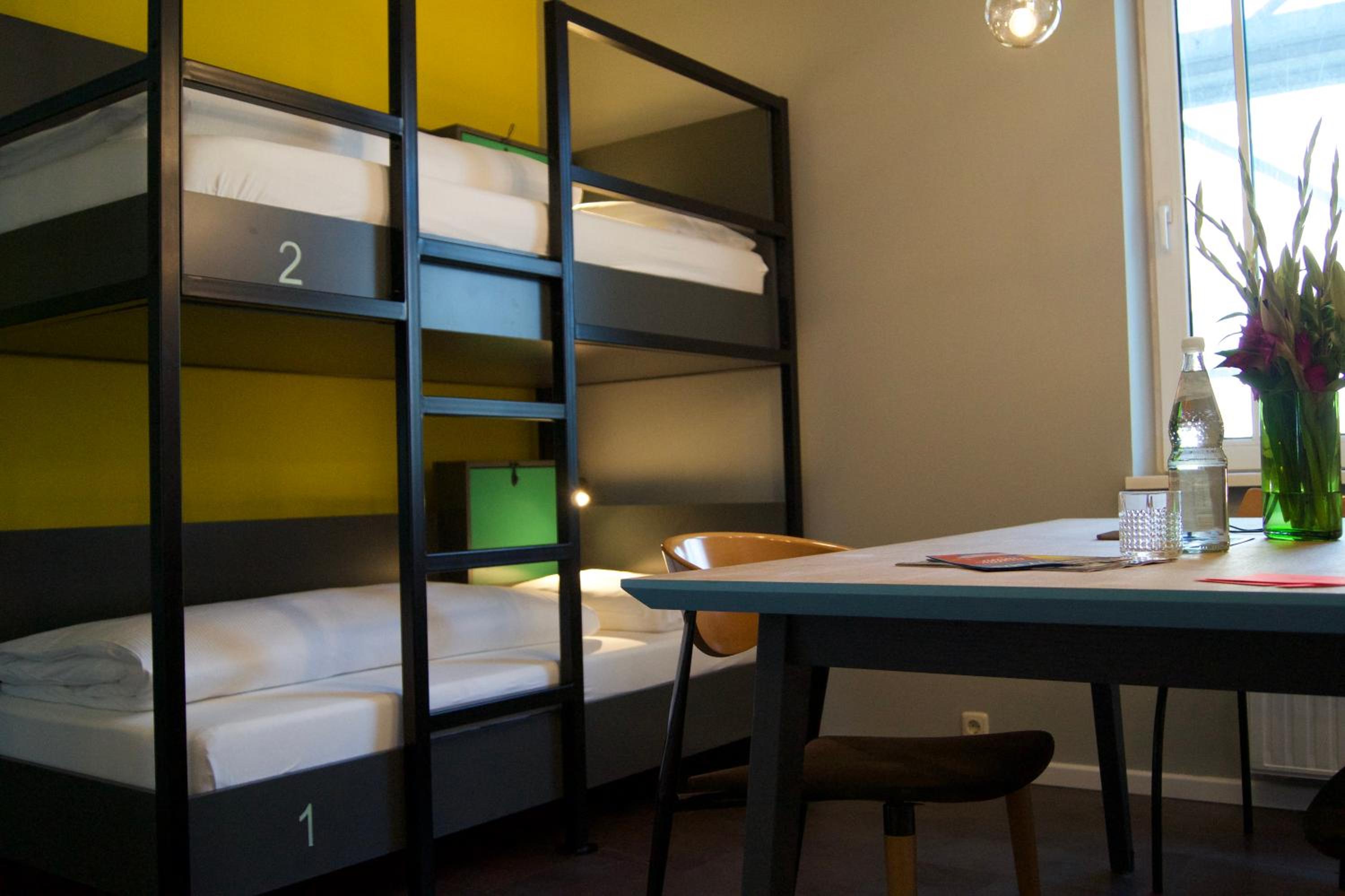 Bed in 8-Bed Mixed Dormitory Room photo 2