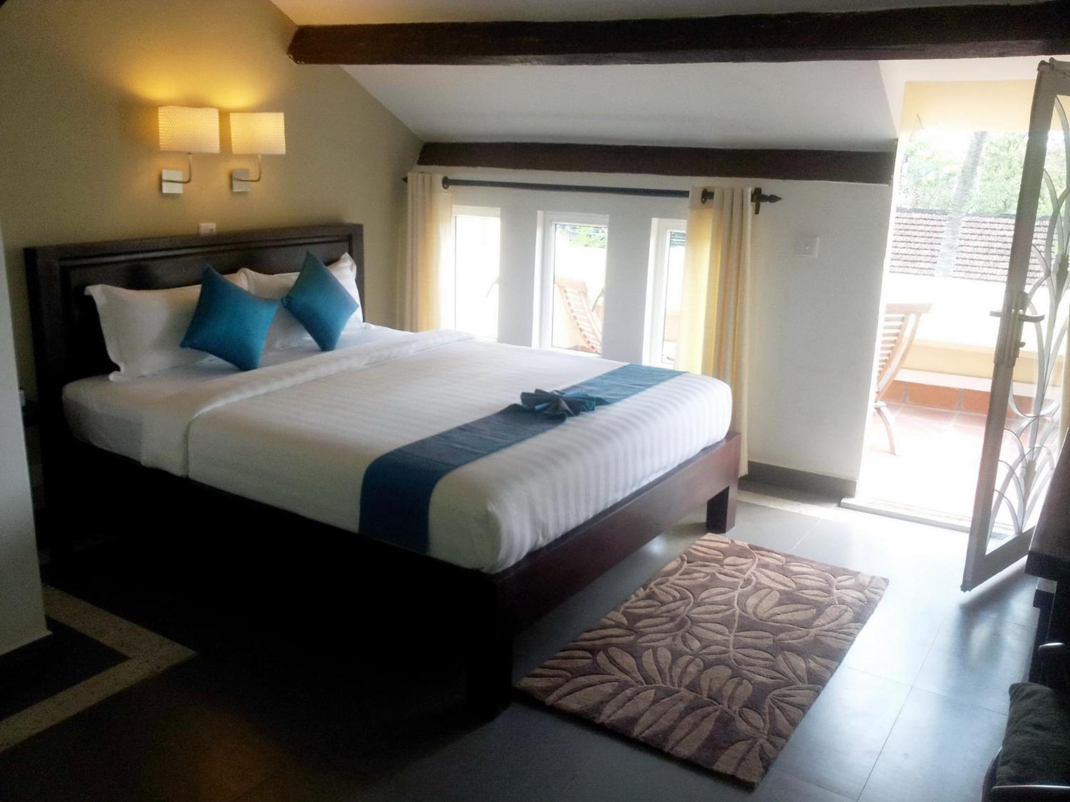 Deluxe Double Room with Balcony photo 1