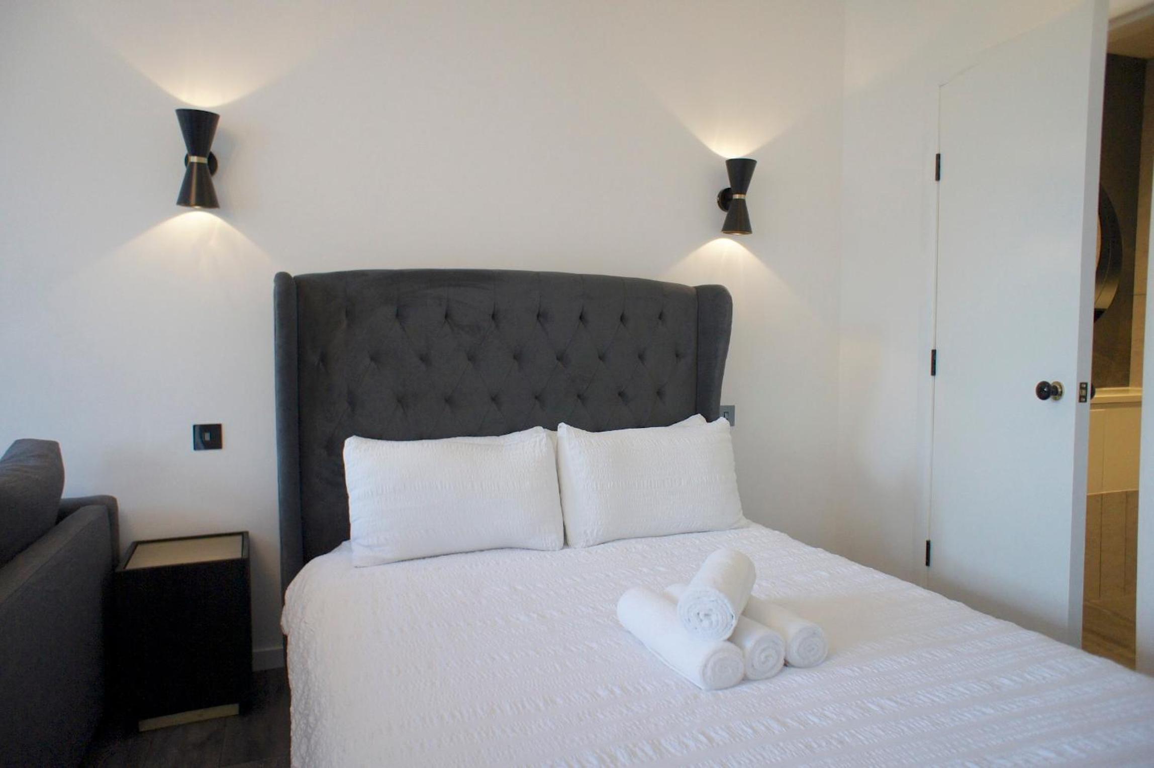 Studio Apartment photo 1