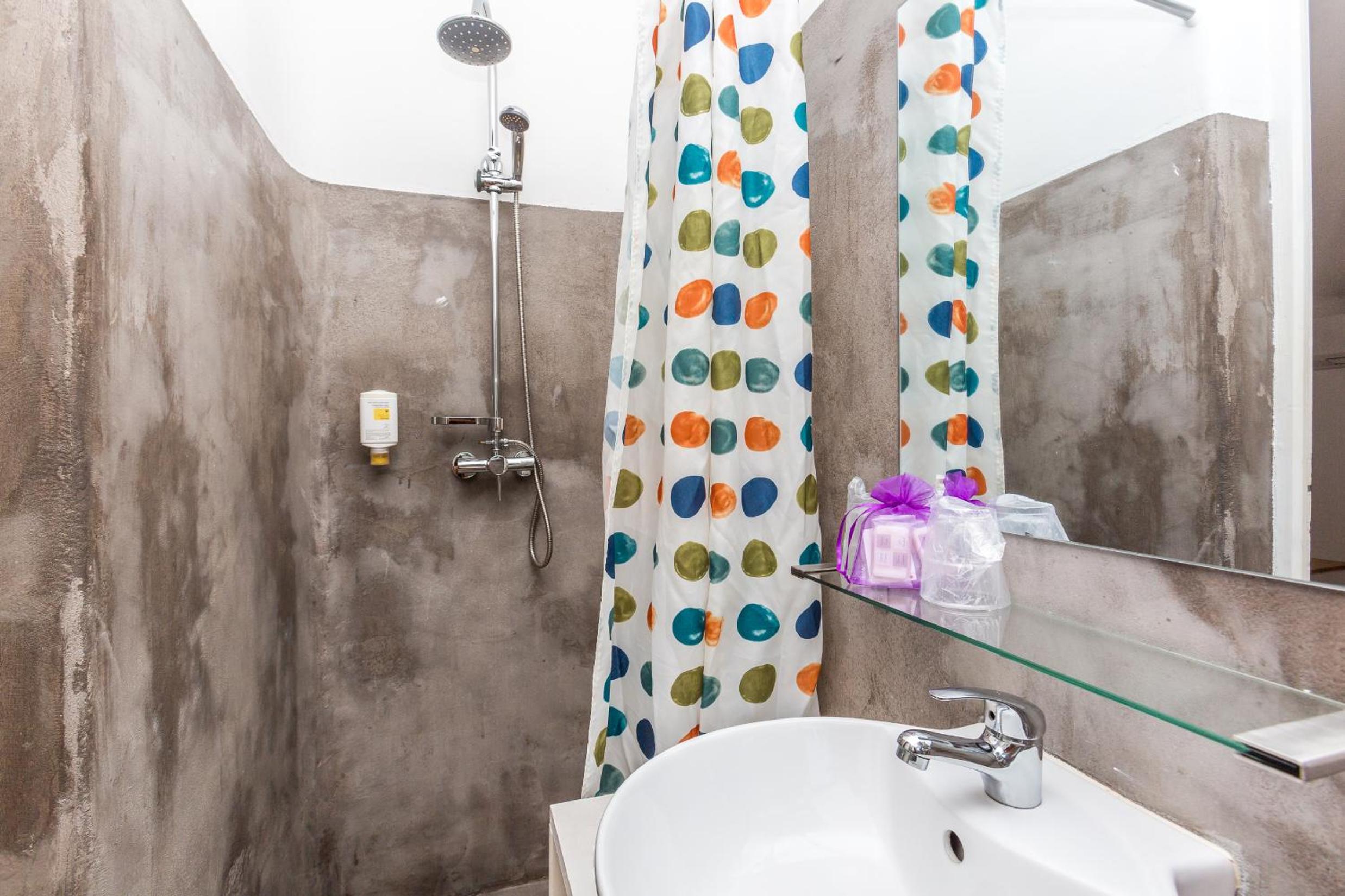 Standard Double Room - Photo 4