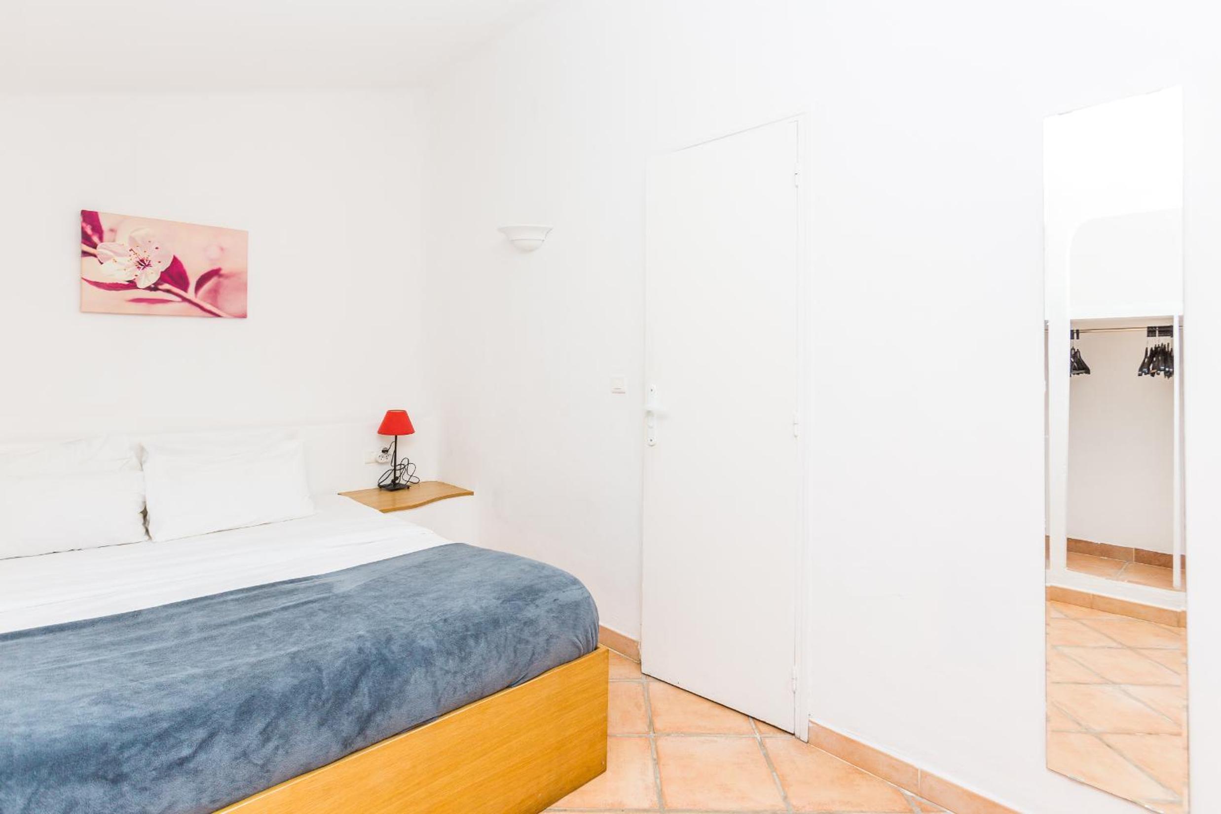 Standard Double Room - Photo 10