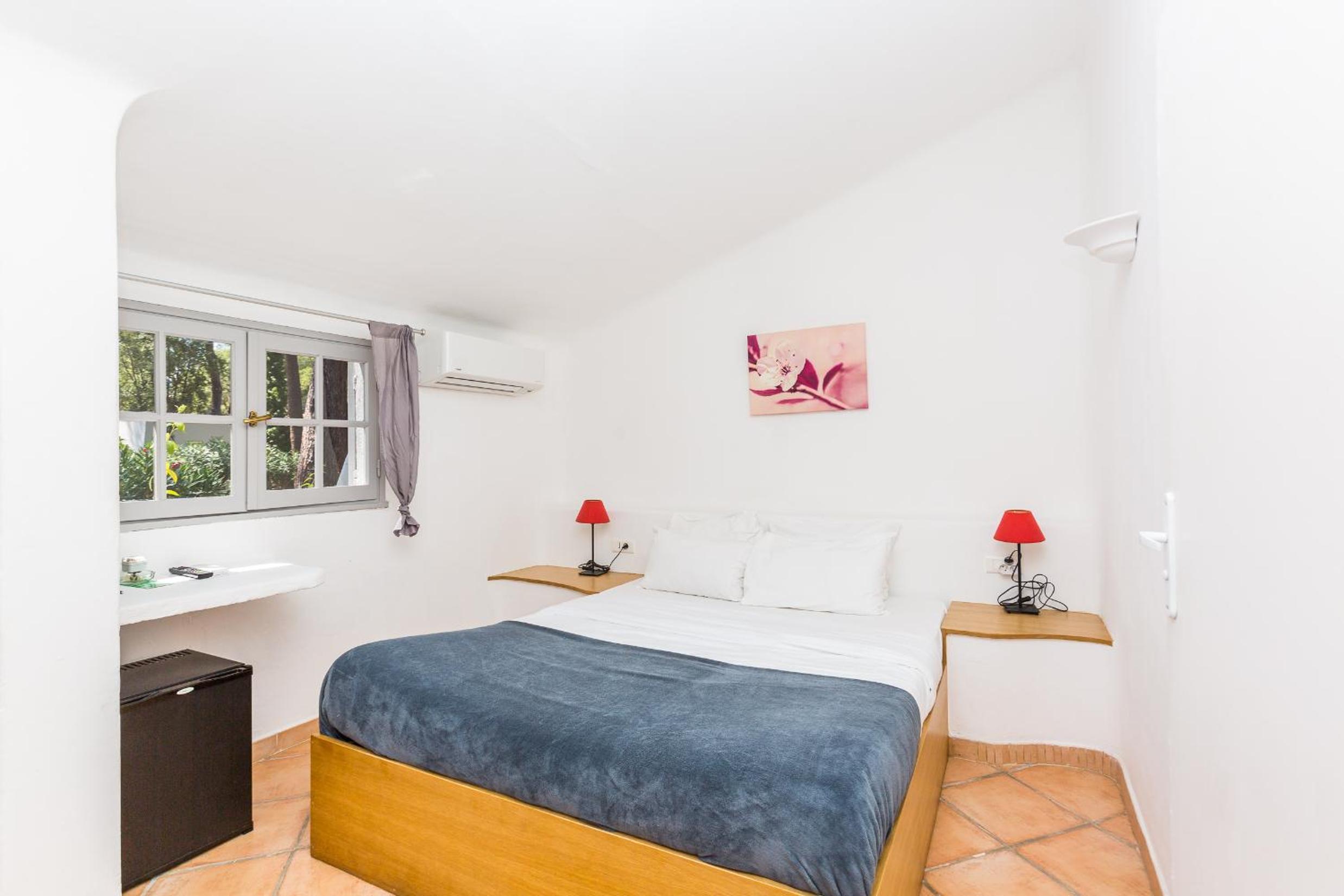 Standard Double Room - Photo 6