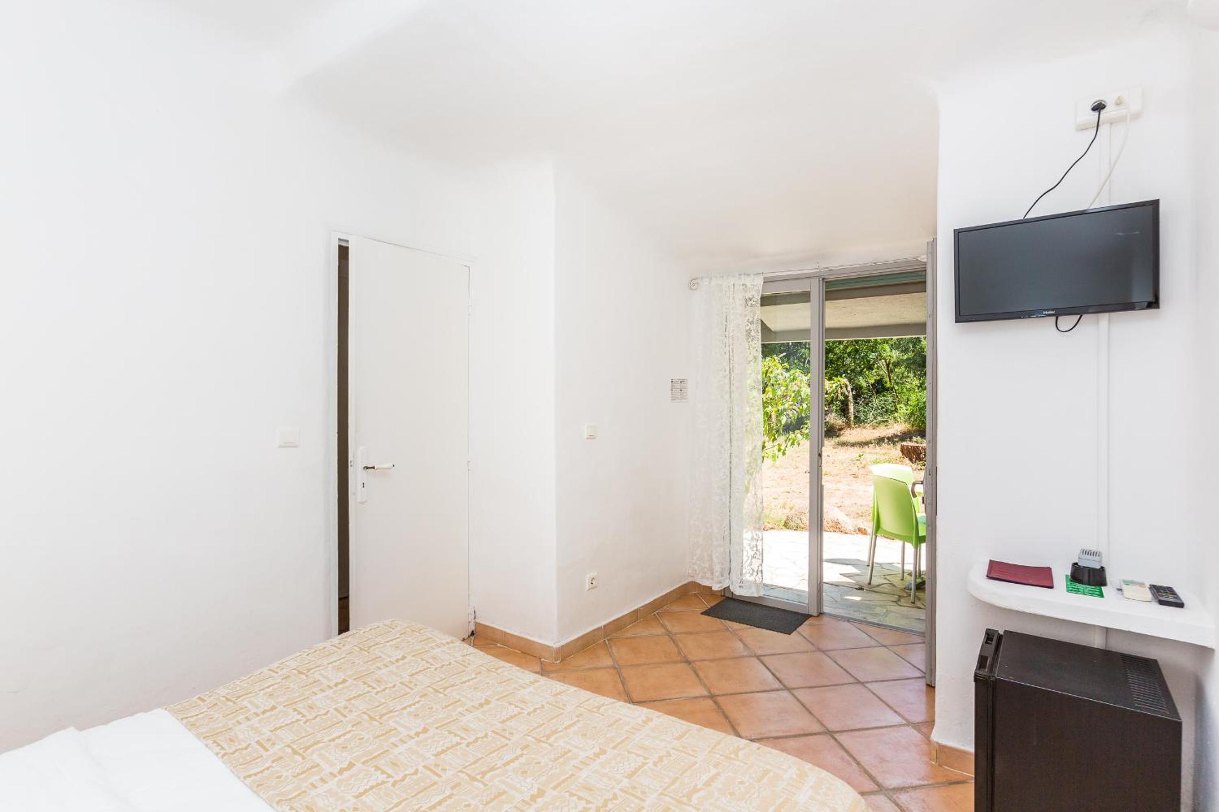 Standard Family Room - Photo 14