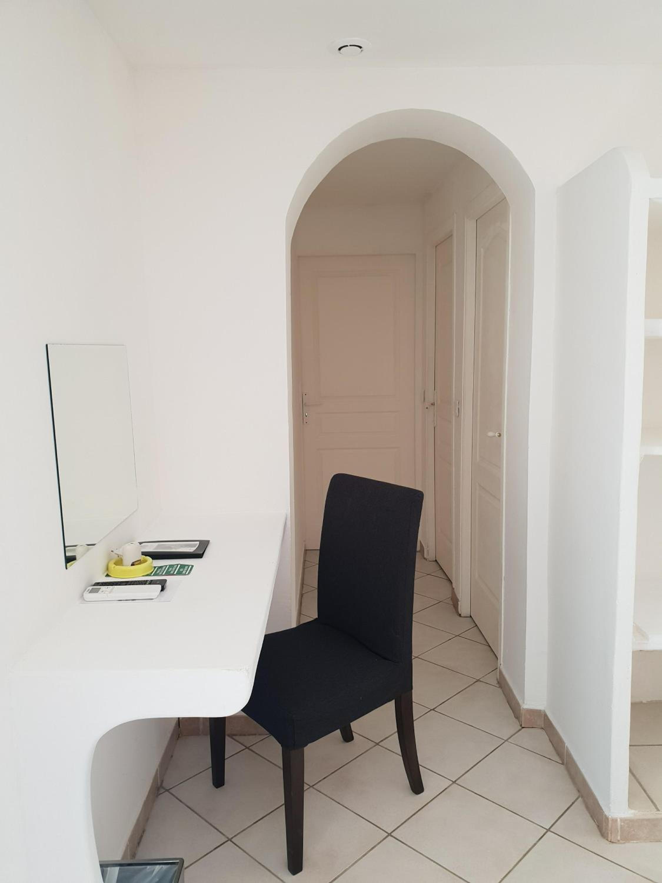 Family Room with Terrace - Photo 9