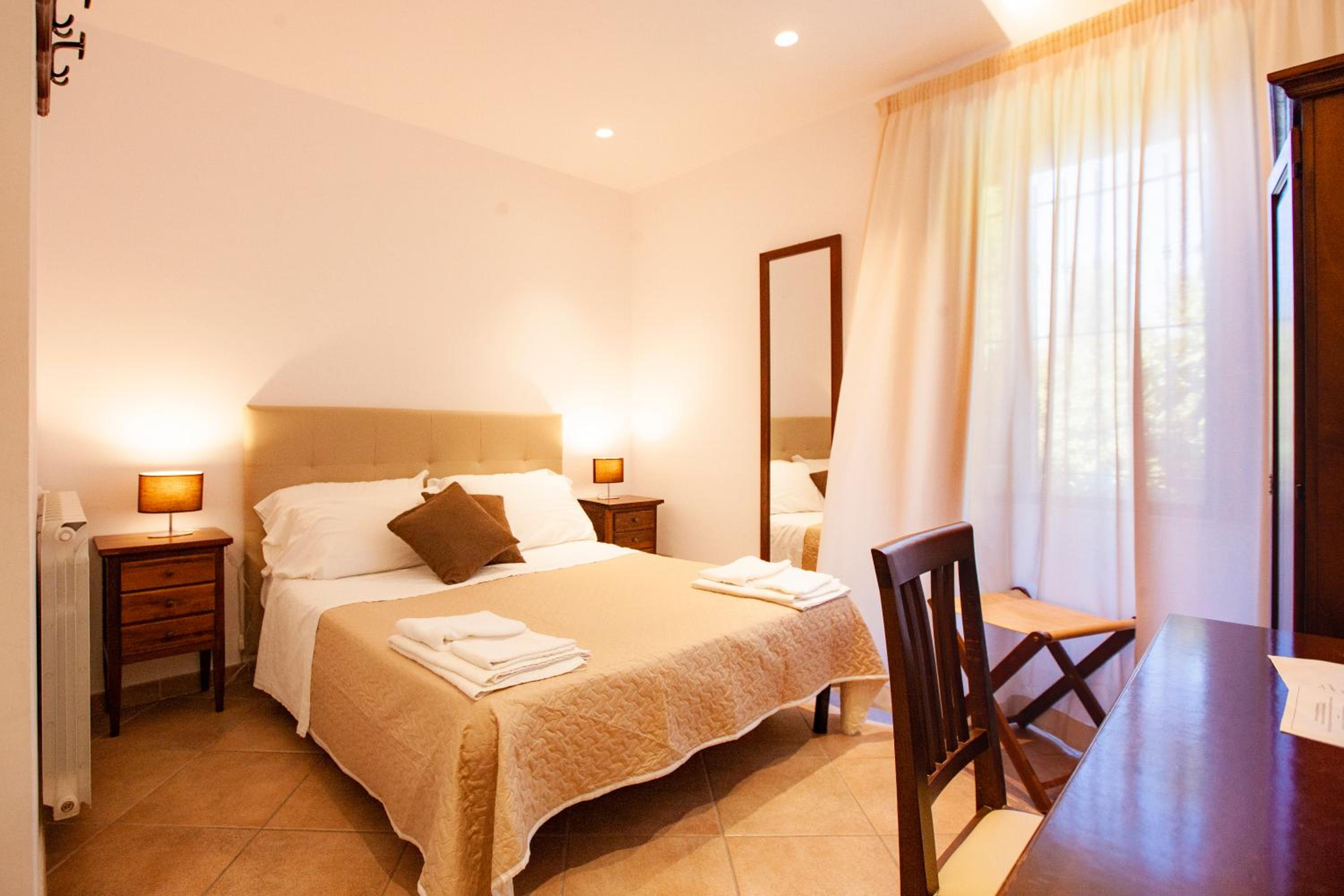 Standard Double Room - Photo 1