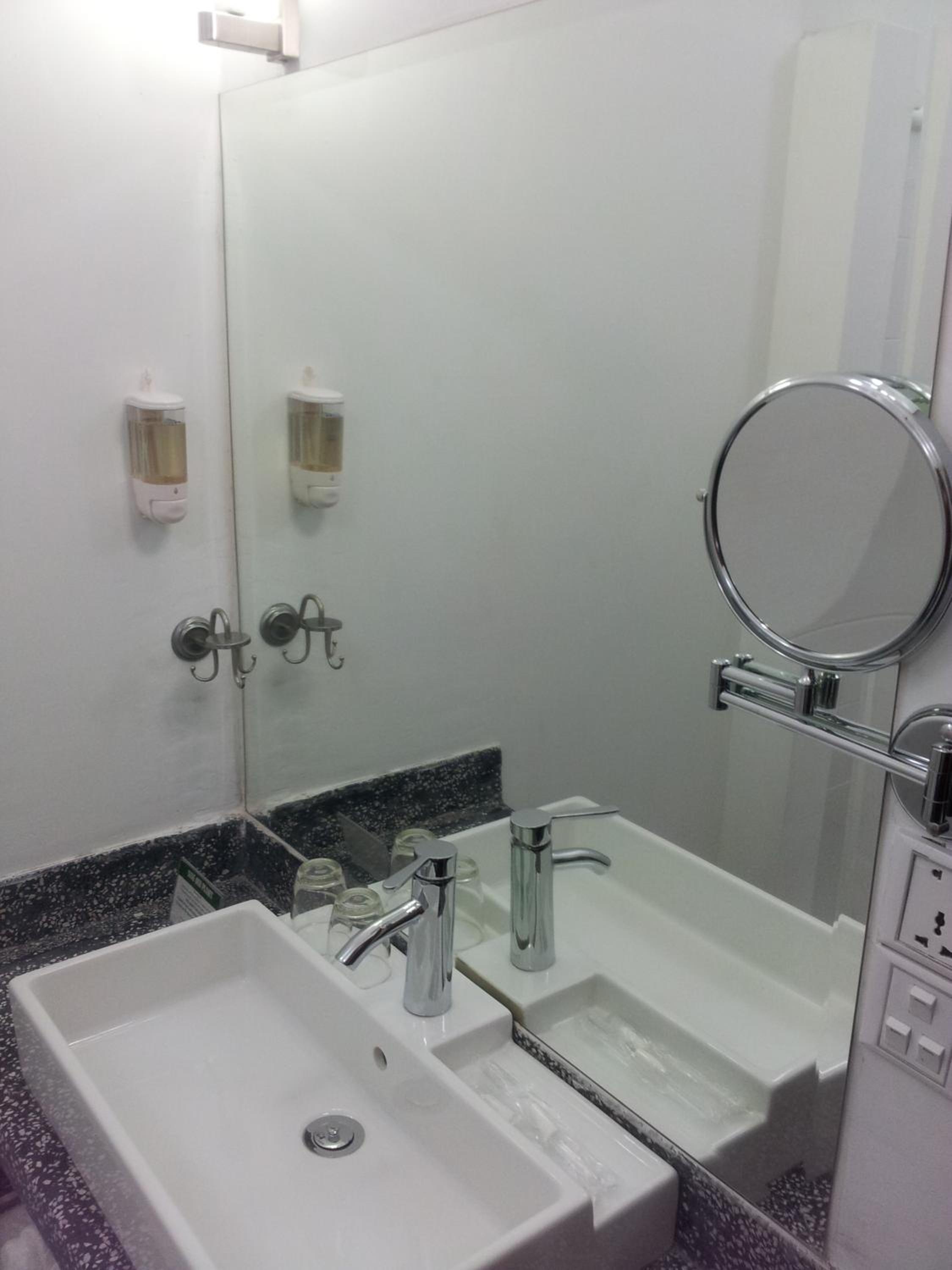 Deluxe Double Room with Balcony photo 2