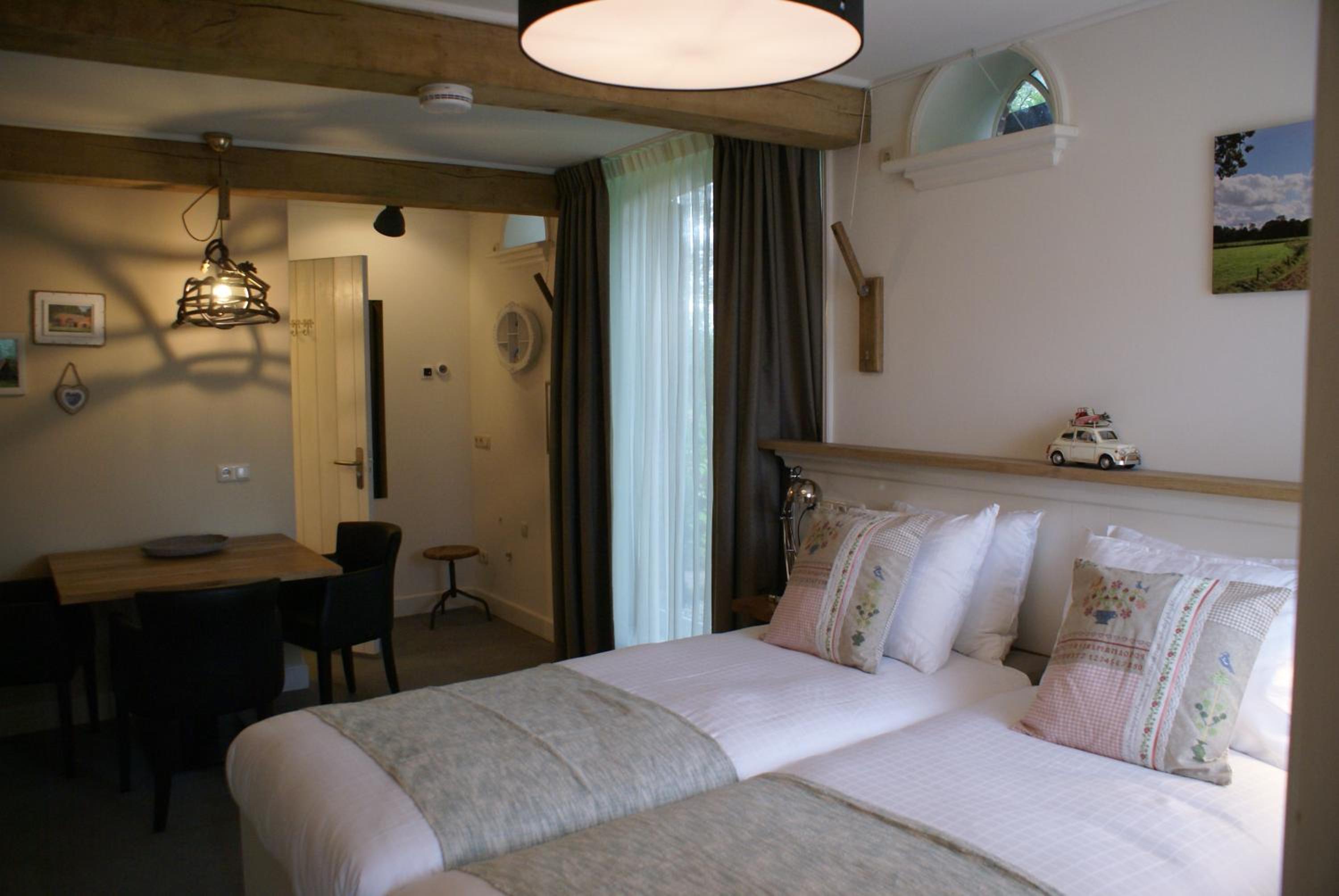 Superior Twin Room with Garden View photo 3
