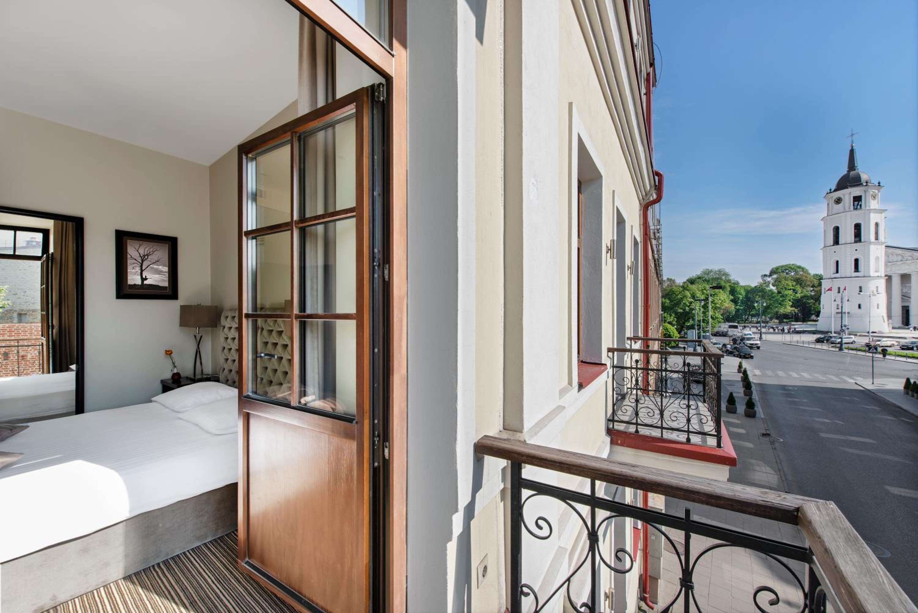 Balcony & Terrace