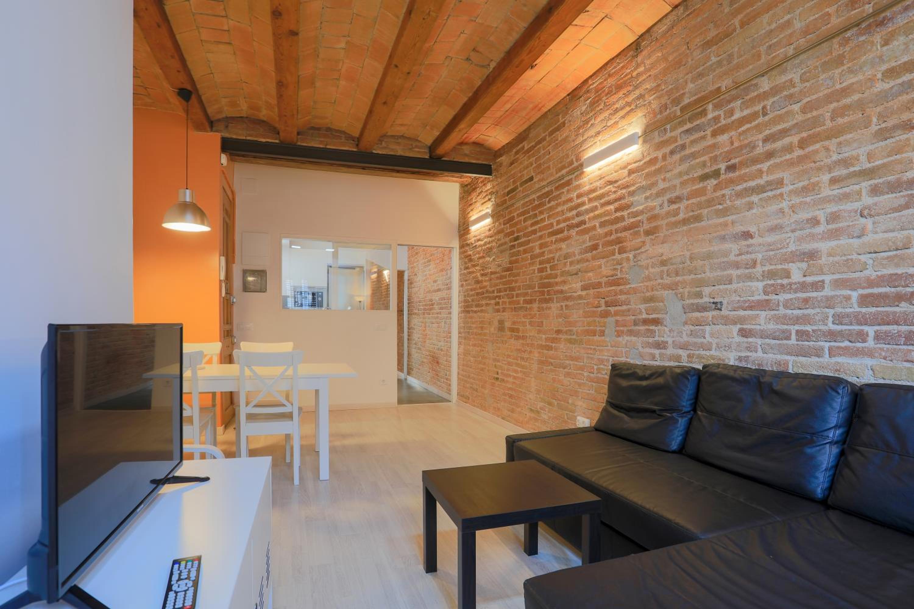 Three-Bedroom Apartment photo 2