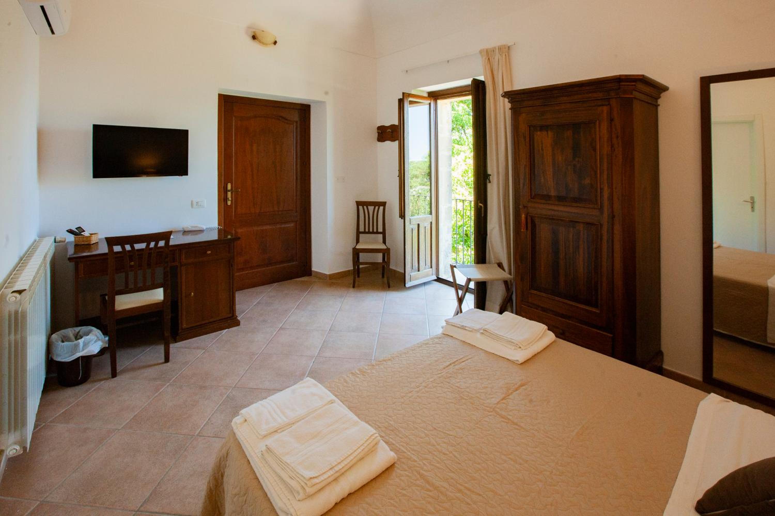 Superior Double Room - Photo 2