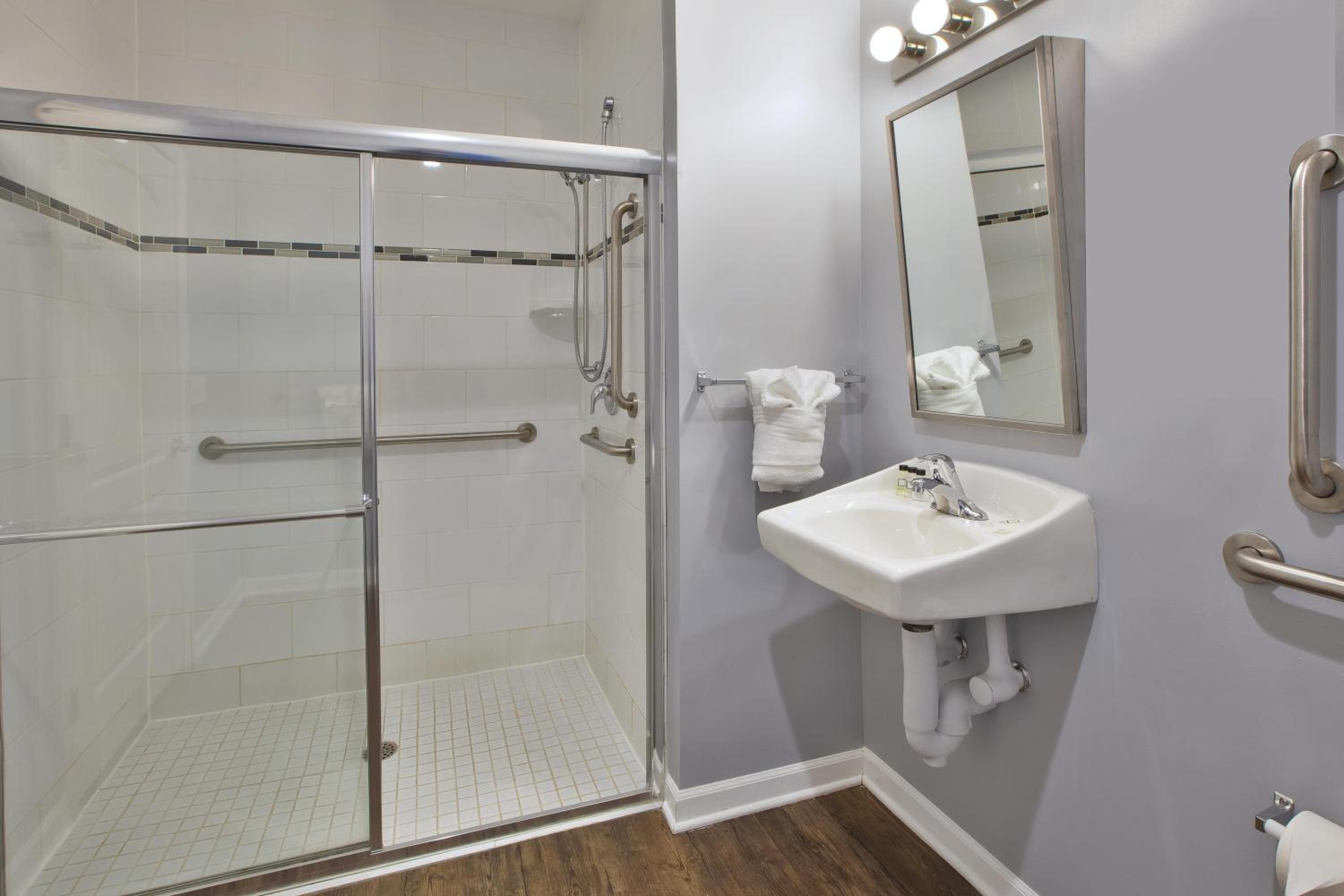 Double Room - Disability Access photo 2