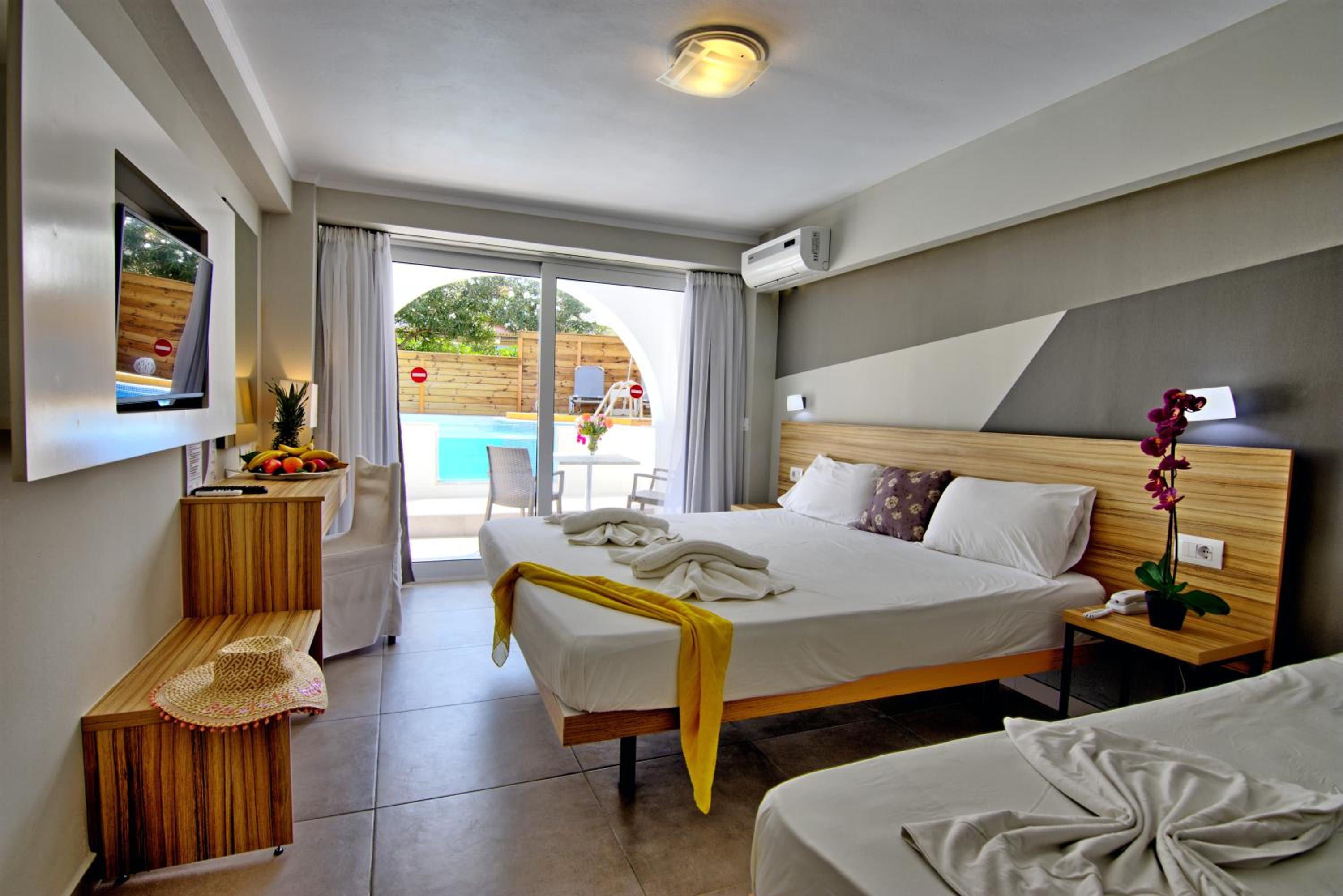 Habitación Doble con Piscina Privada (Acceso Directo)