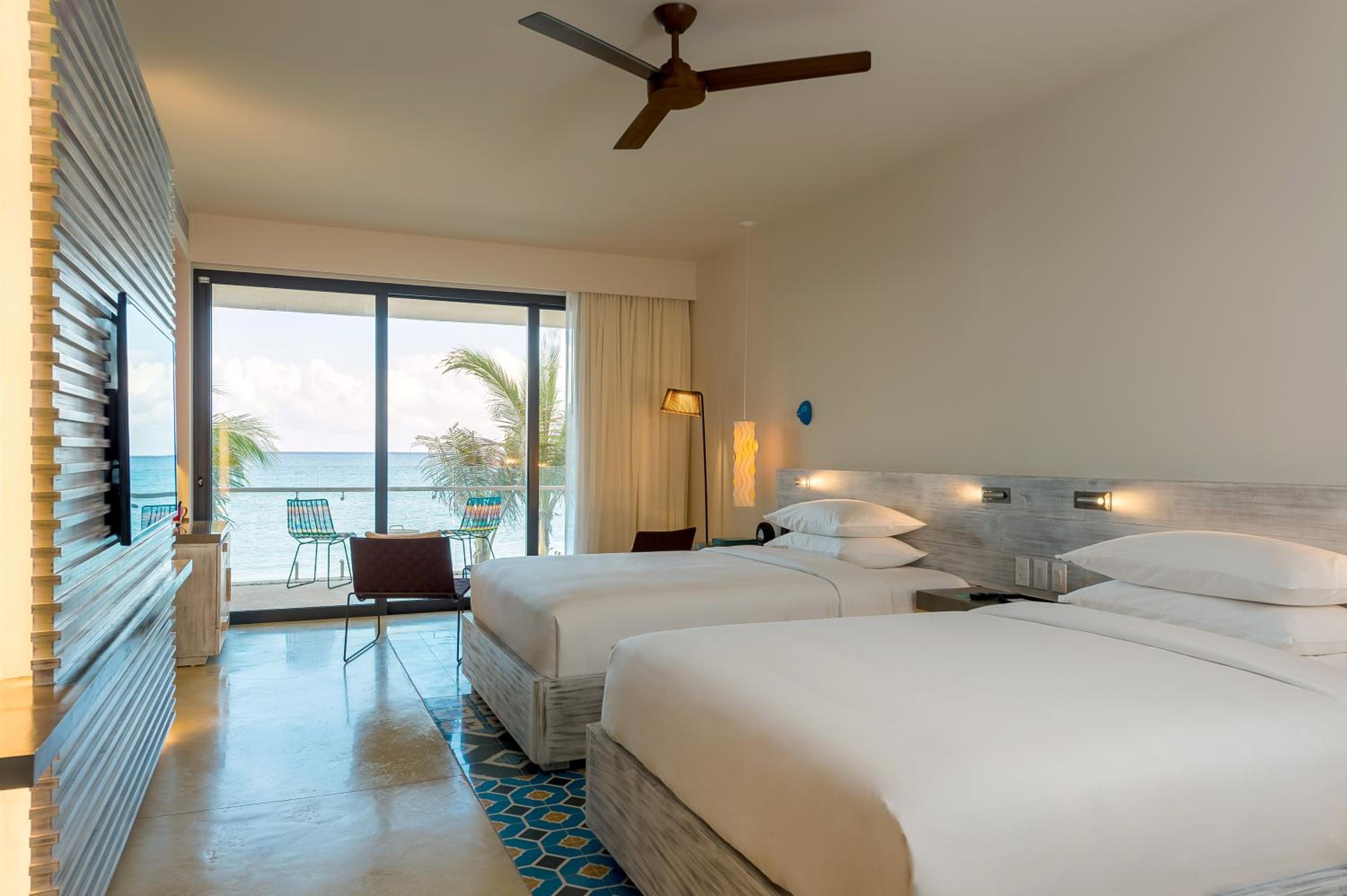 Double Room With Two Double Beds - Beachfront - Photo 10