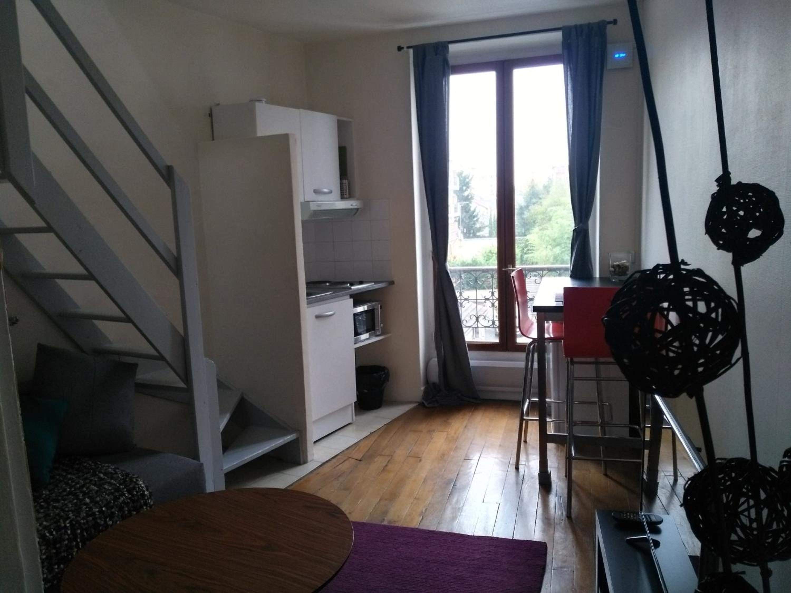 Apartment - Split Level photo 2