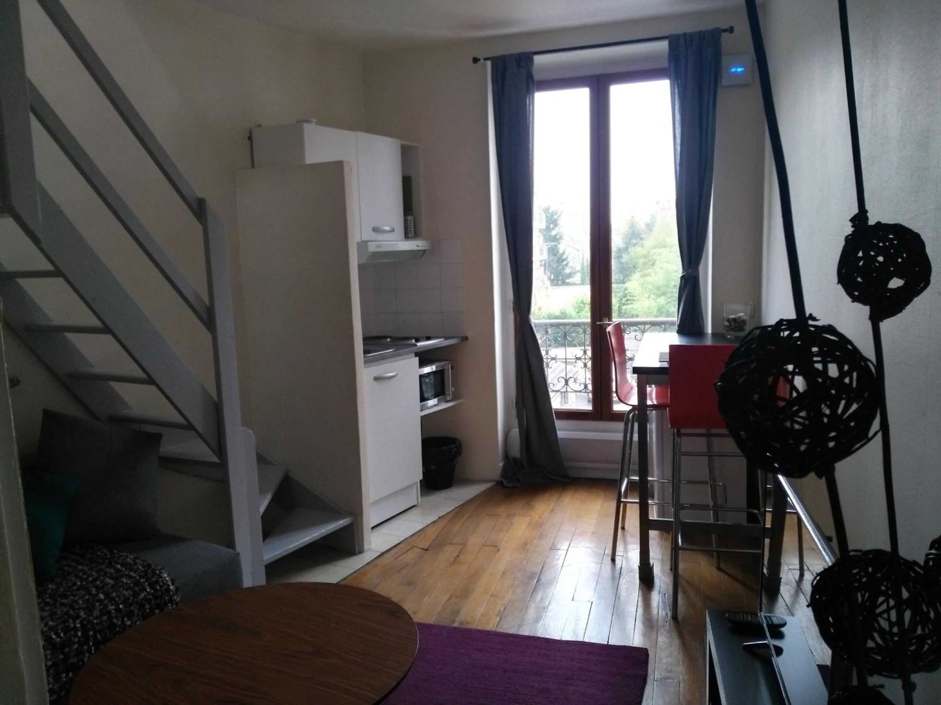 Apartment - Split Level photo 3