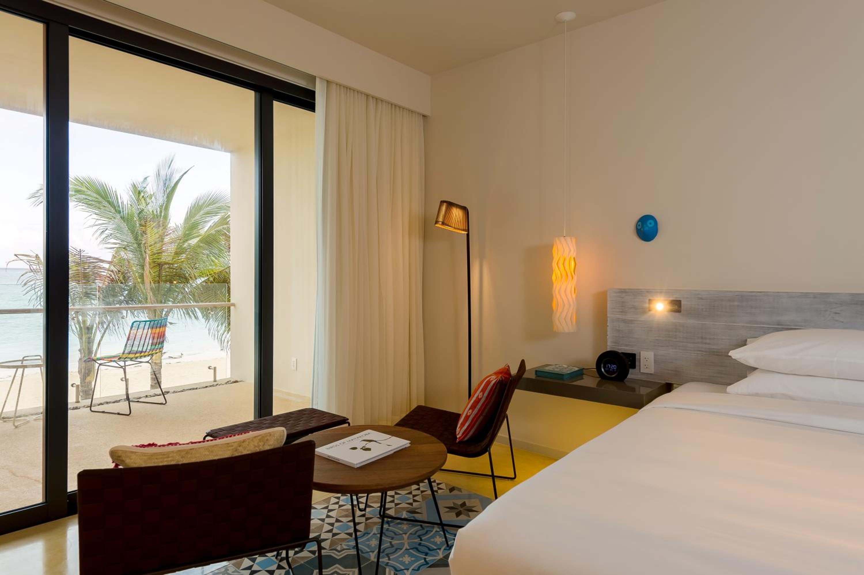 Double Room With Two Double Beds - Beachfront - Photo 2