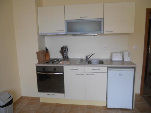 One-Bedroom Apartment with Balcony photo 1