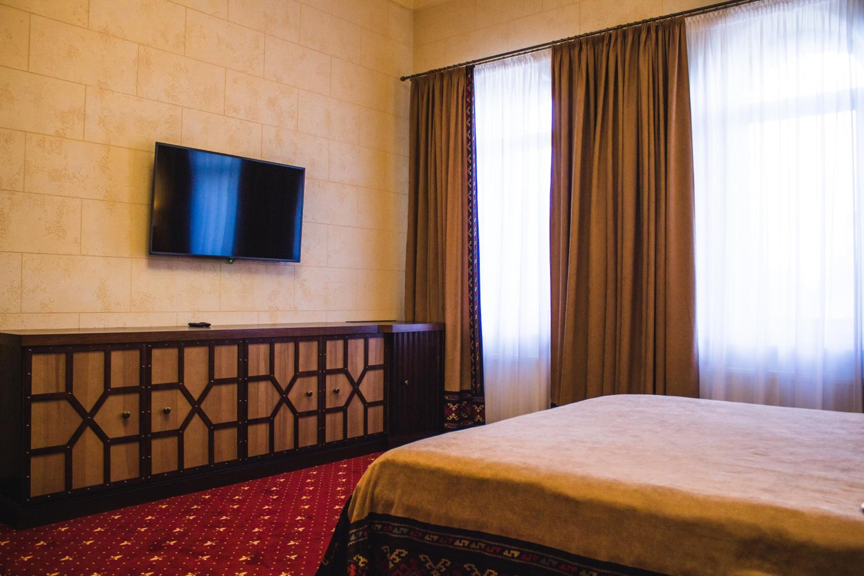 Deluxe Double Room with Balcony photo 3