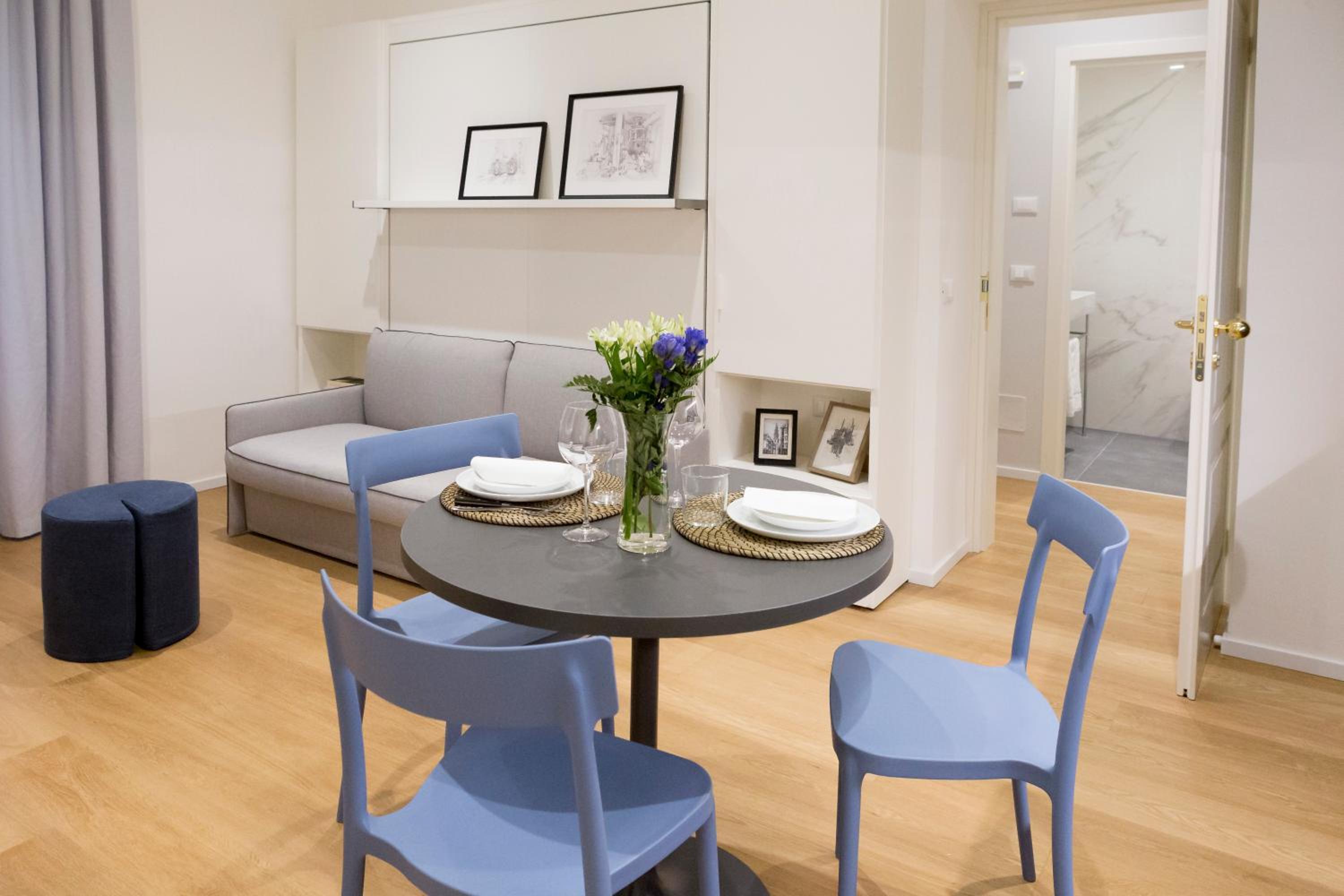 Suite - Photo 16