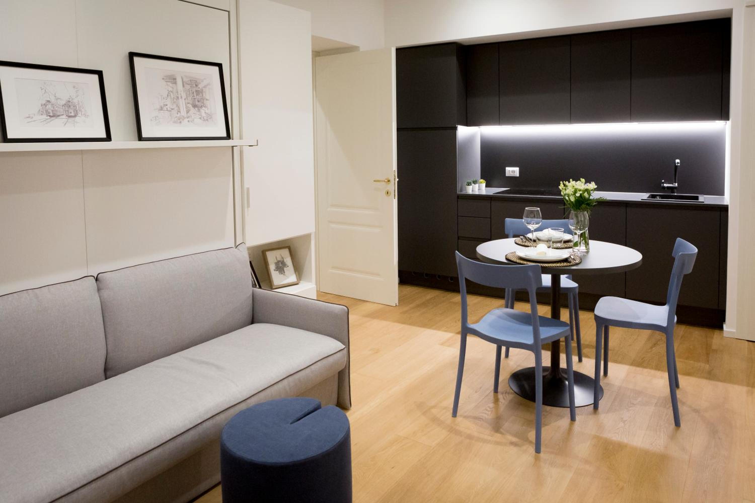 Suite - Photo 3
