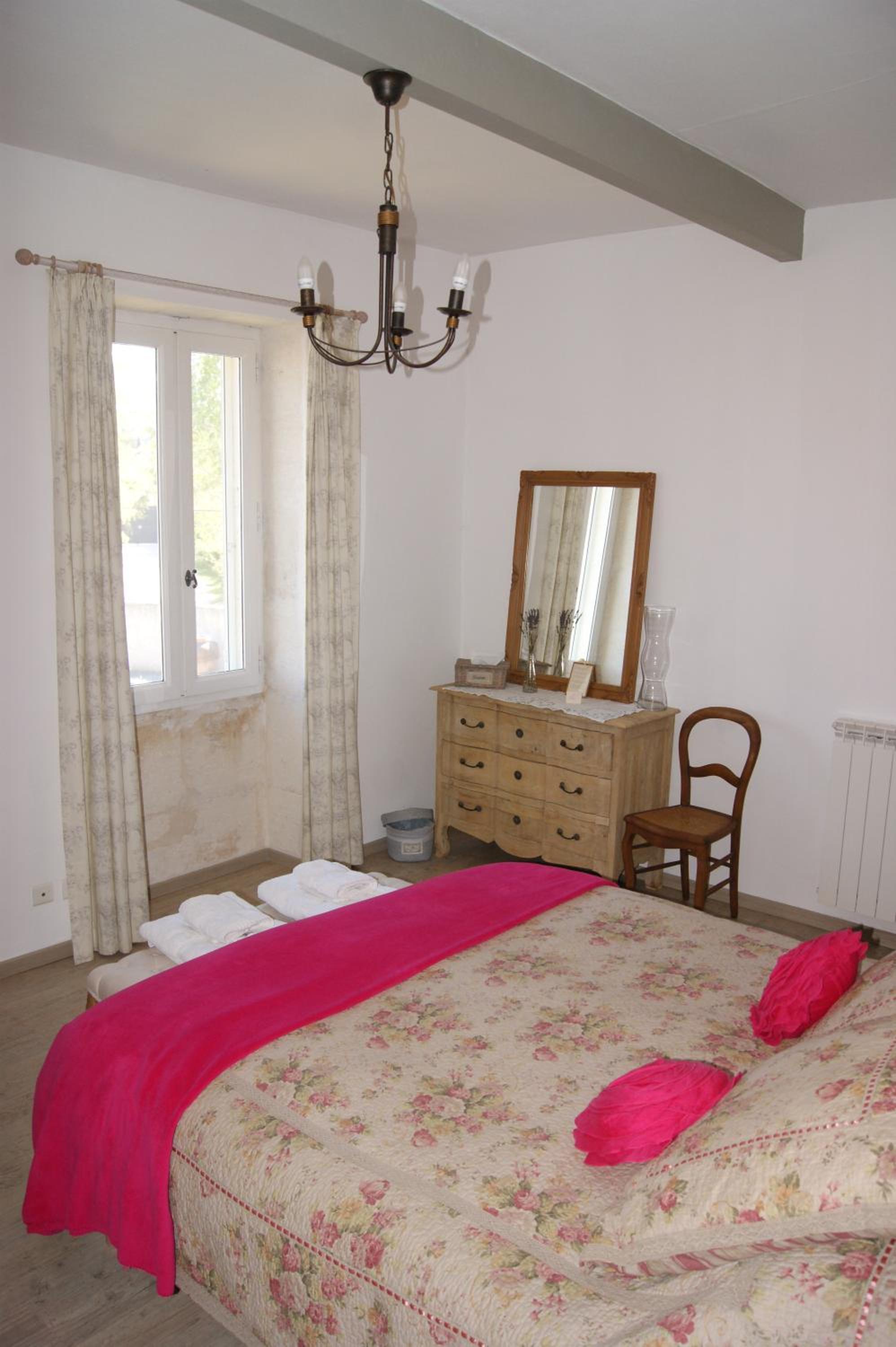 Deluxe Double Room with Shower photo 3