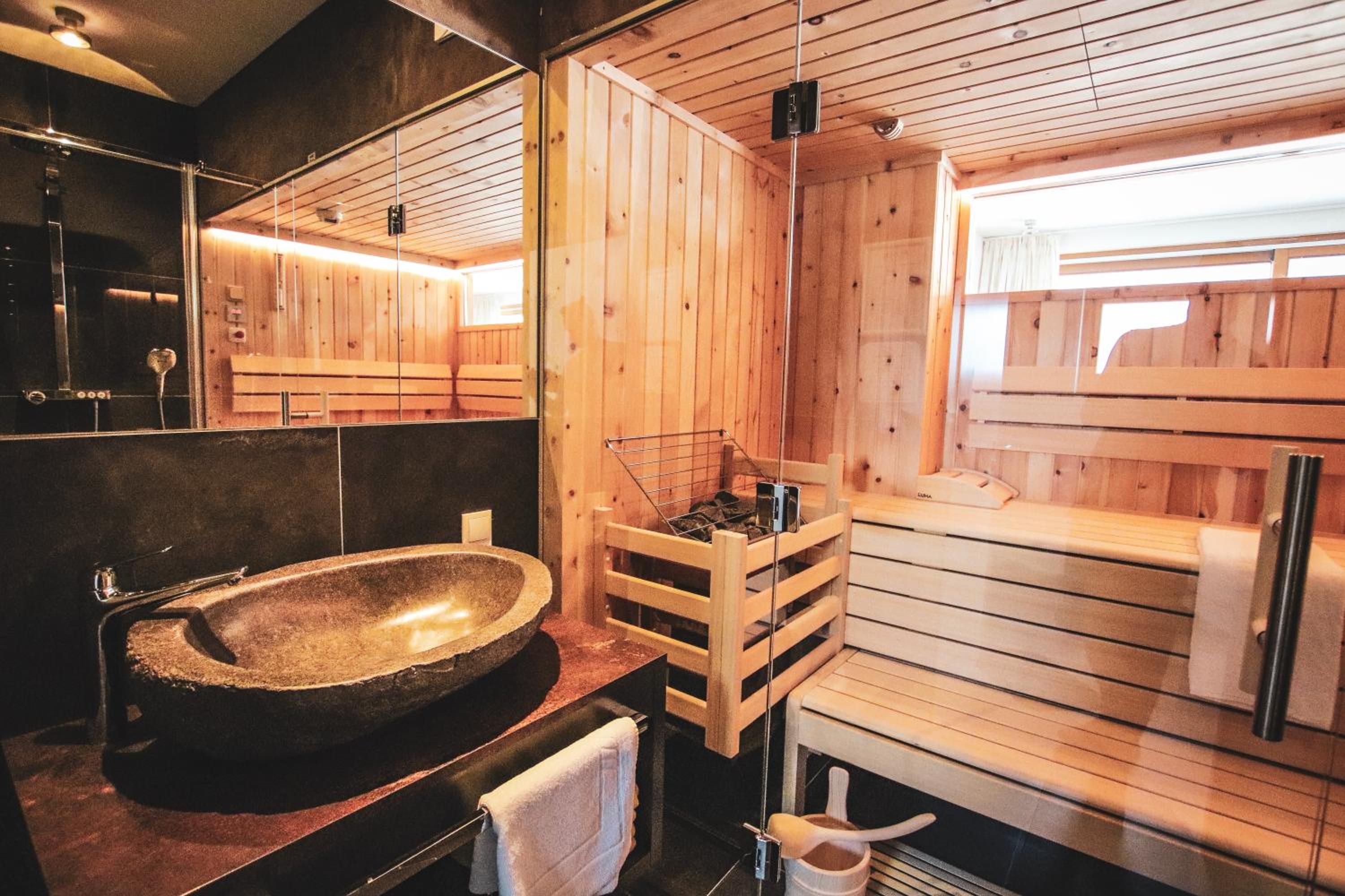 Three-Bedroom Panorama Penthouse With Sauna photo 3