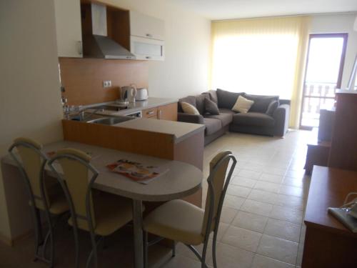 One-Bedroom Apartment with Balcony photo 2